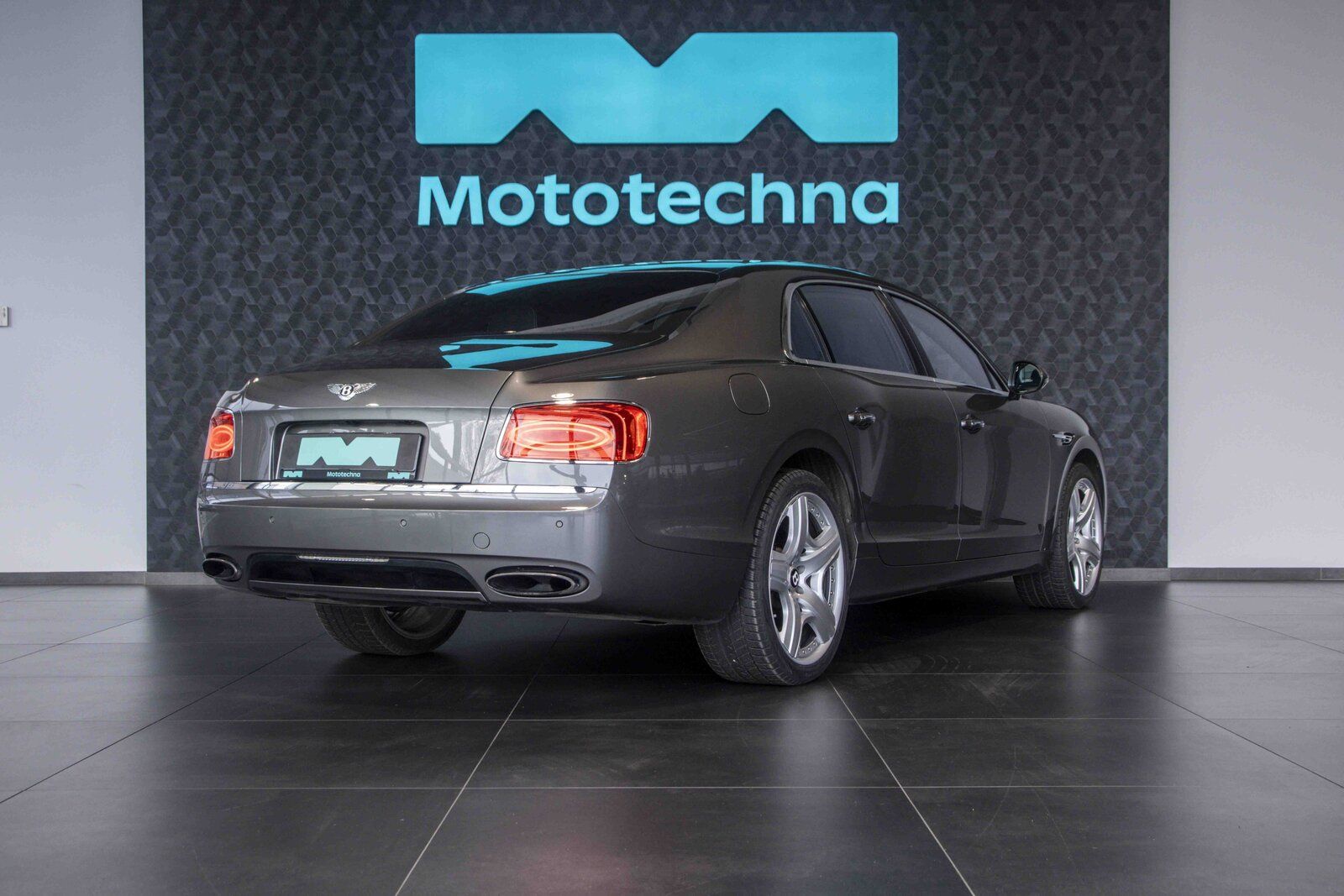 Bentley Continental Flying Spur, W12, Vzduch, Pano, Paměť - fotka 5