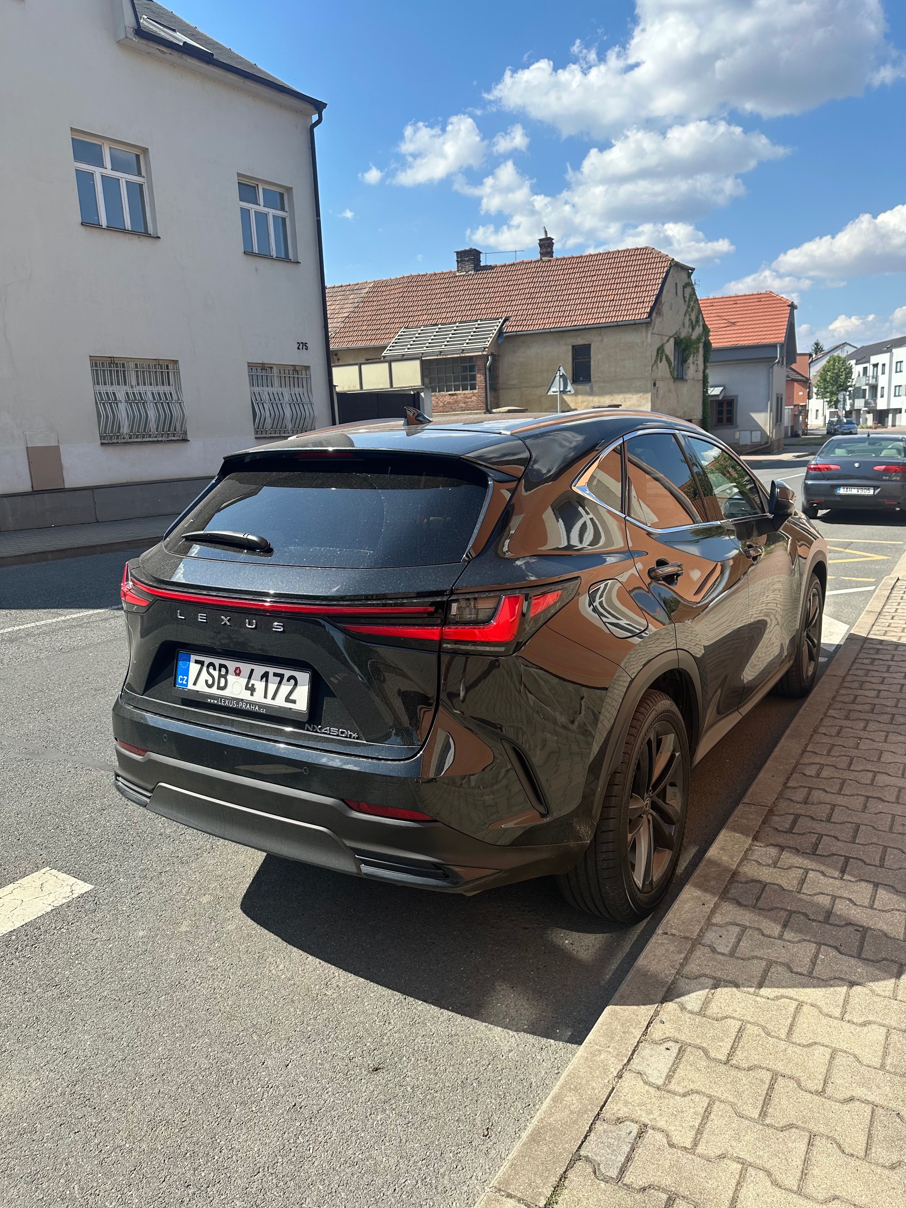 Lexus NX 450h+, Lexus 450h+ - fotka 4