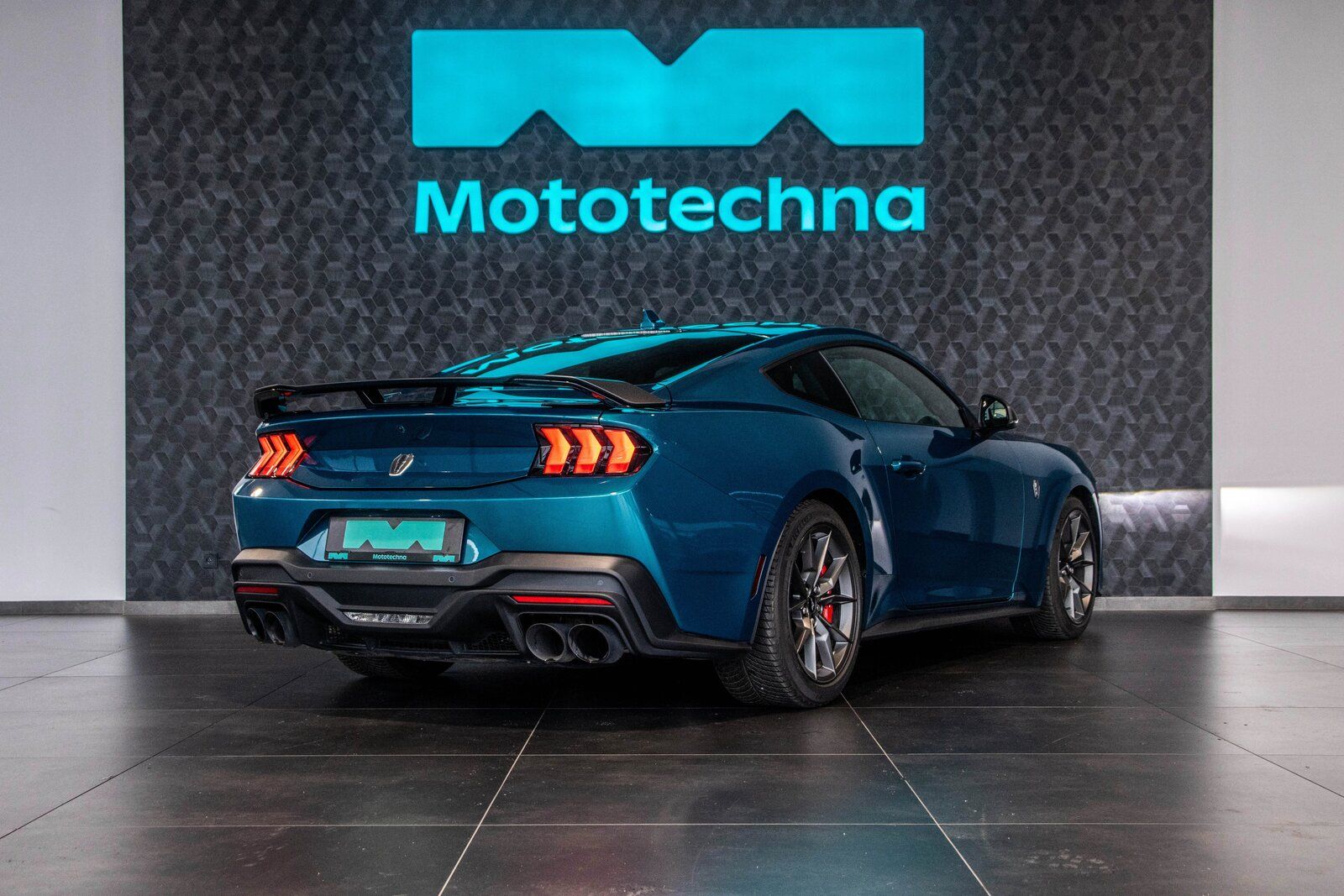 Ford Mustang, Dark Horse - fotka 5