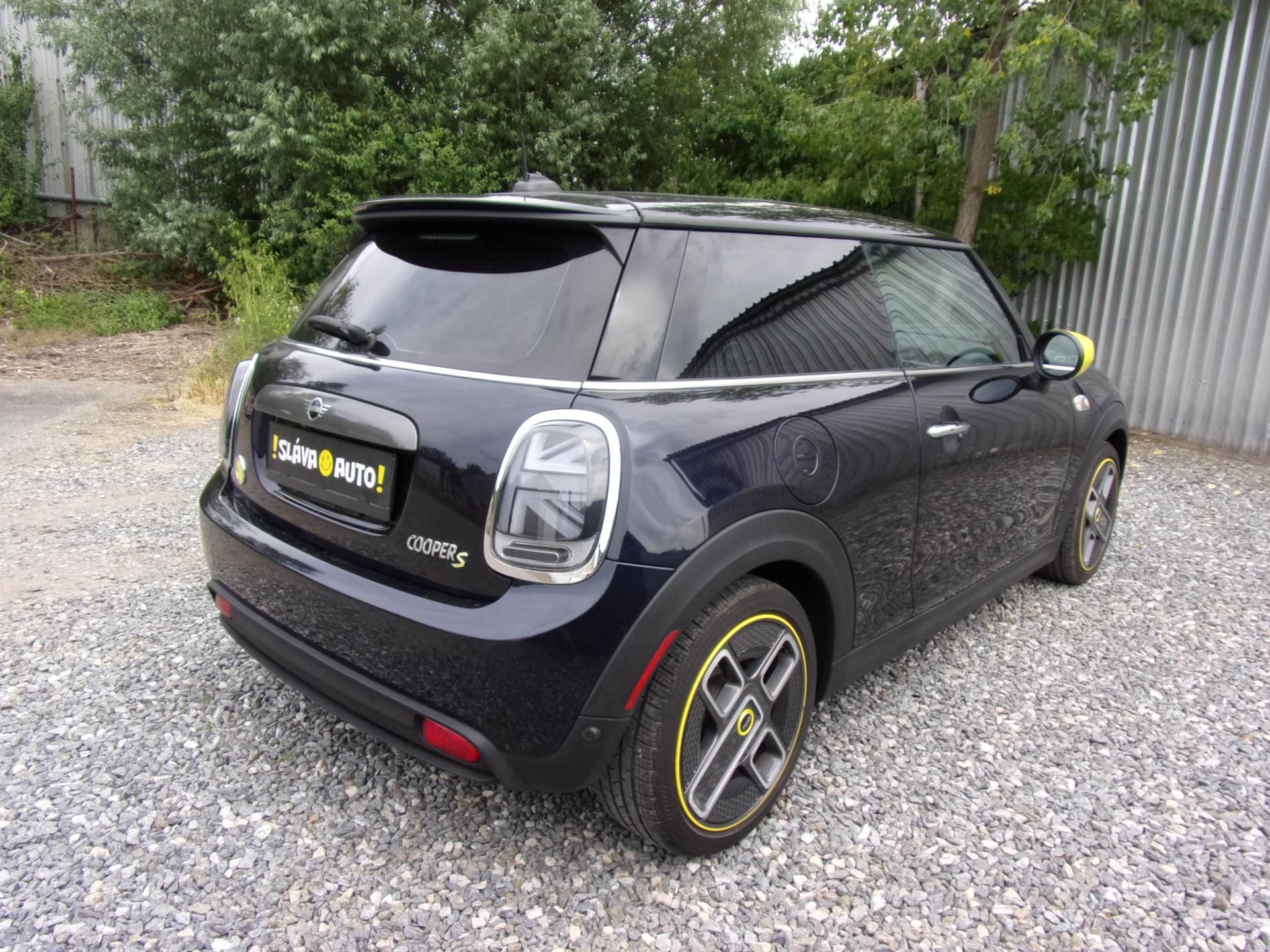 Mini, COOPER SE 32kWh 135kW PANORAMA - fotka 5