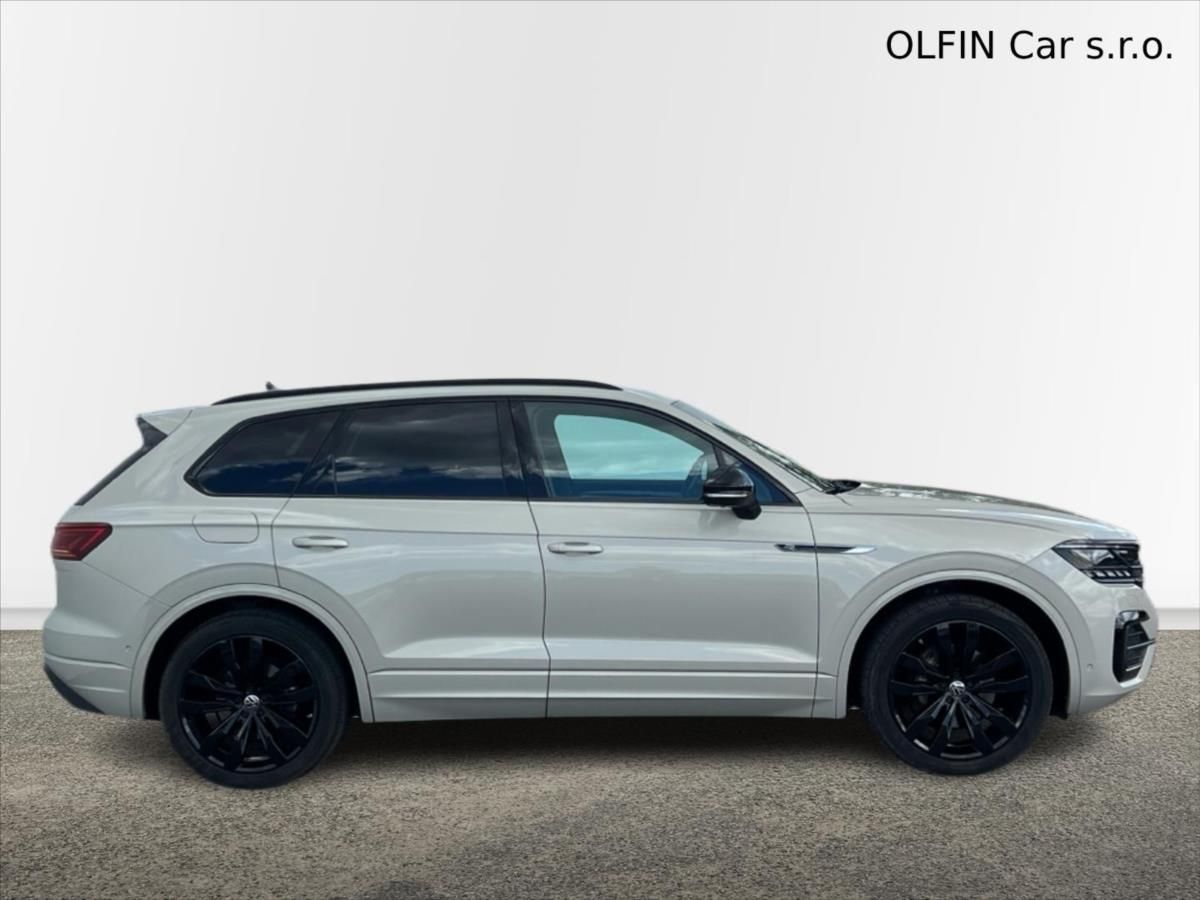 Volkswagen Touareg, 3,0 TDi V6 210 kW 8AT 4x4 R-LI - fotka 3