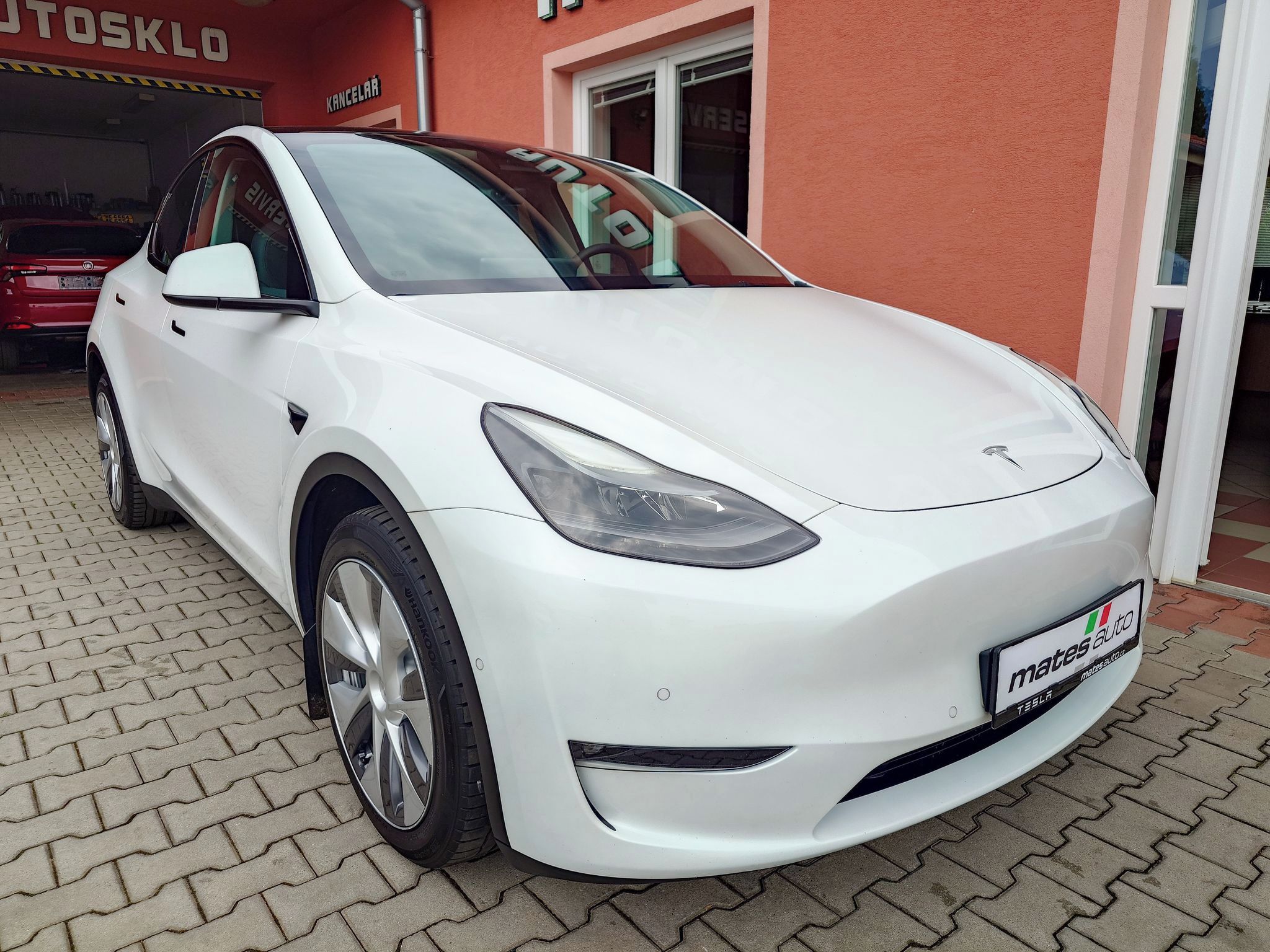 Tesla Model Y, Long Range Dual Motor 378 kW S - fotka 6