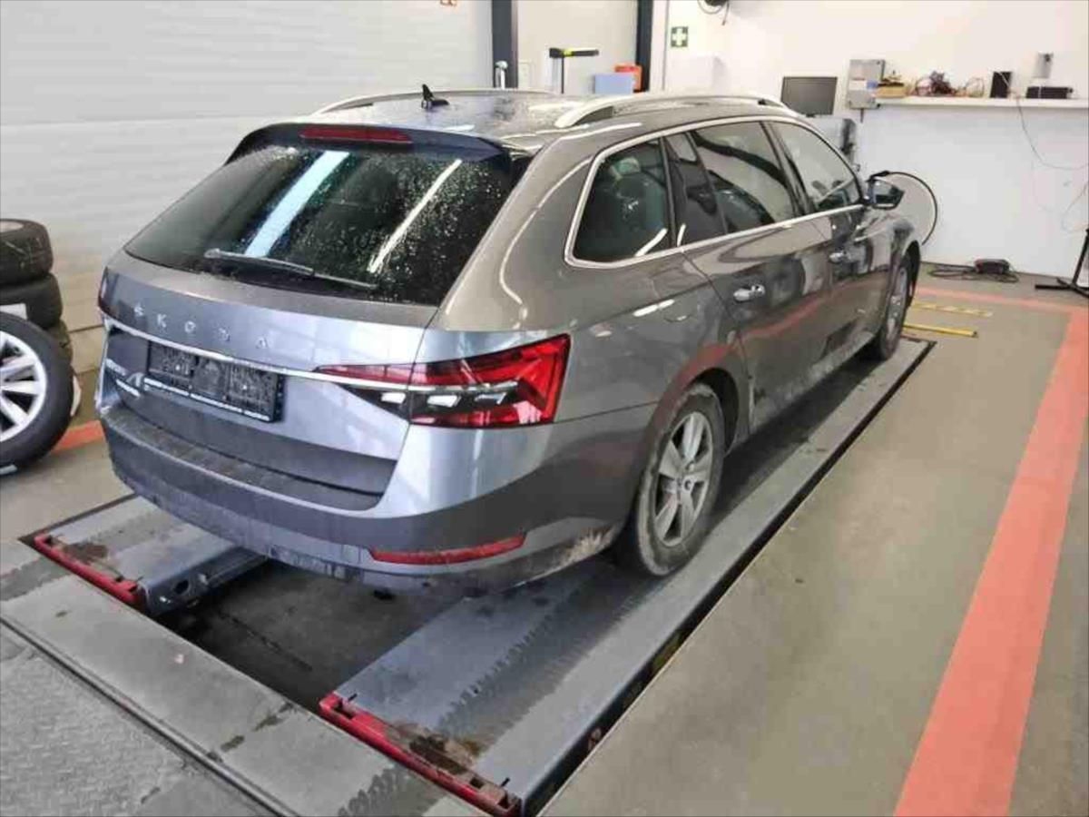 Škoda Superb, 2,0 STYLE,PANORAMA,TAŽNÉ,LED - fotka 3