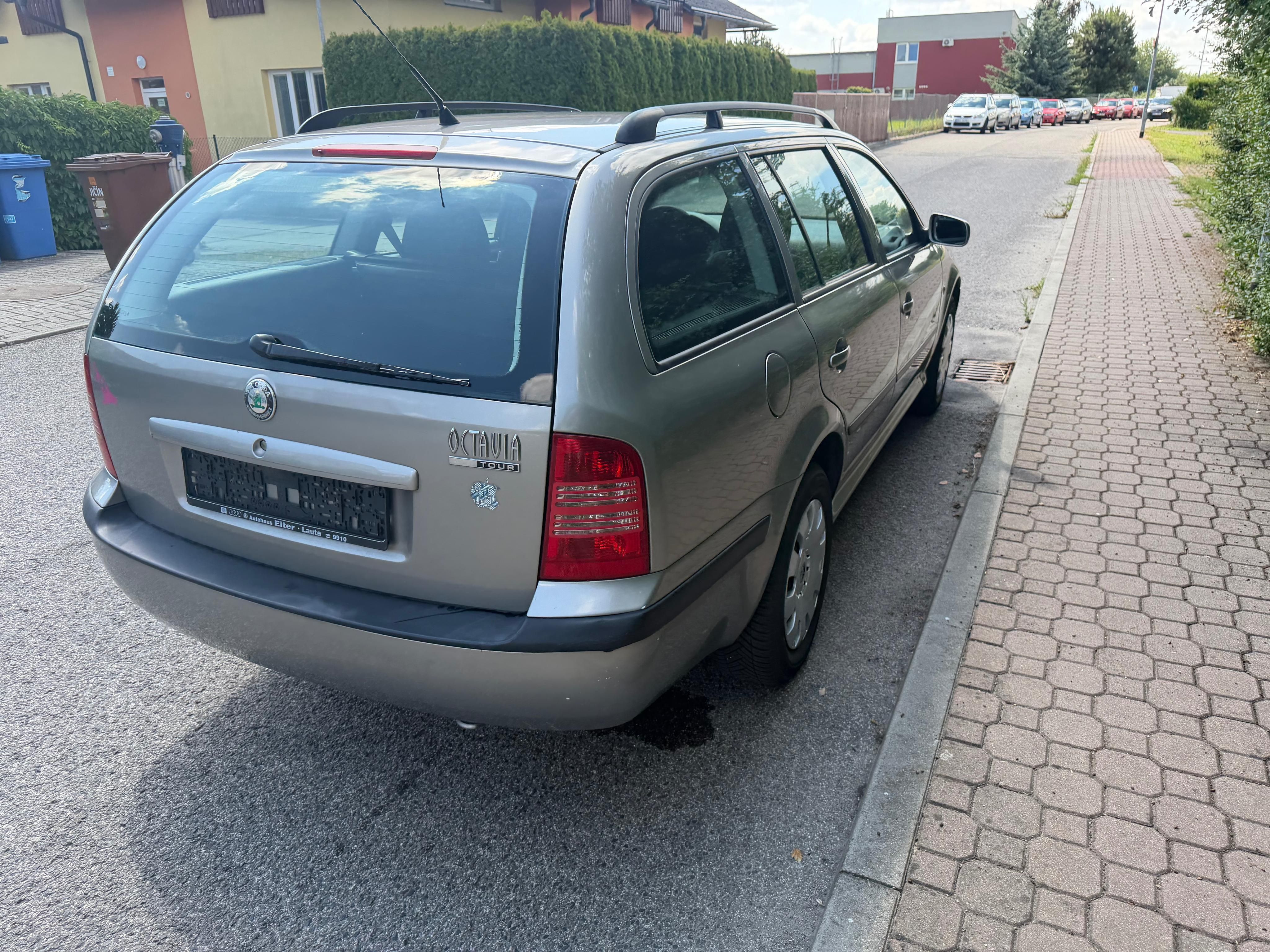 Škoda Octavia, 1,6i/ 75kw Tour Nová STK - fotka 4