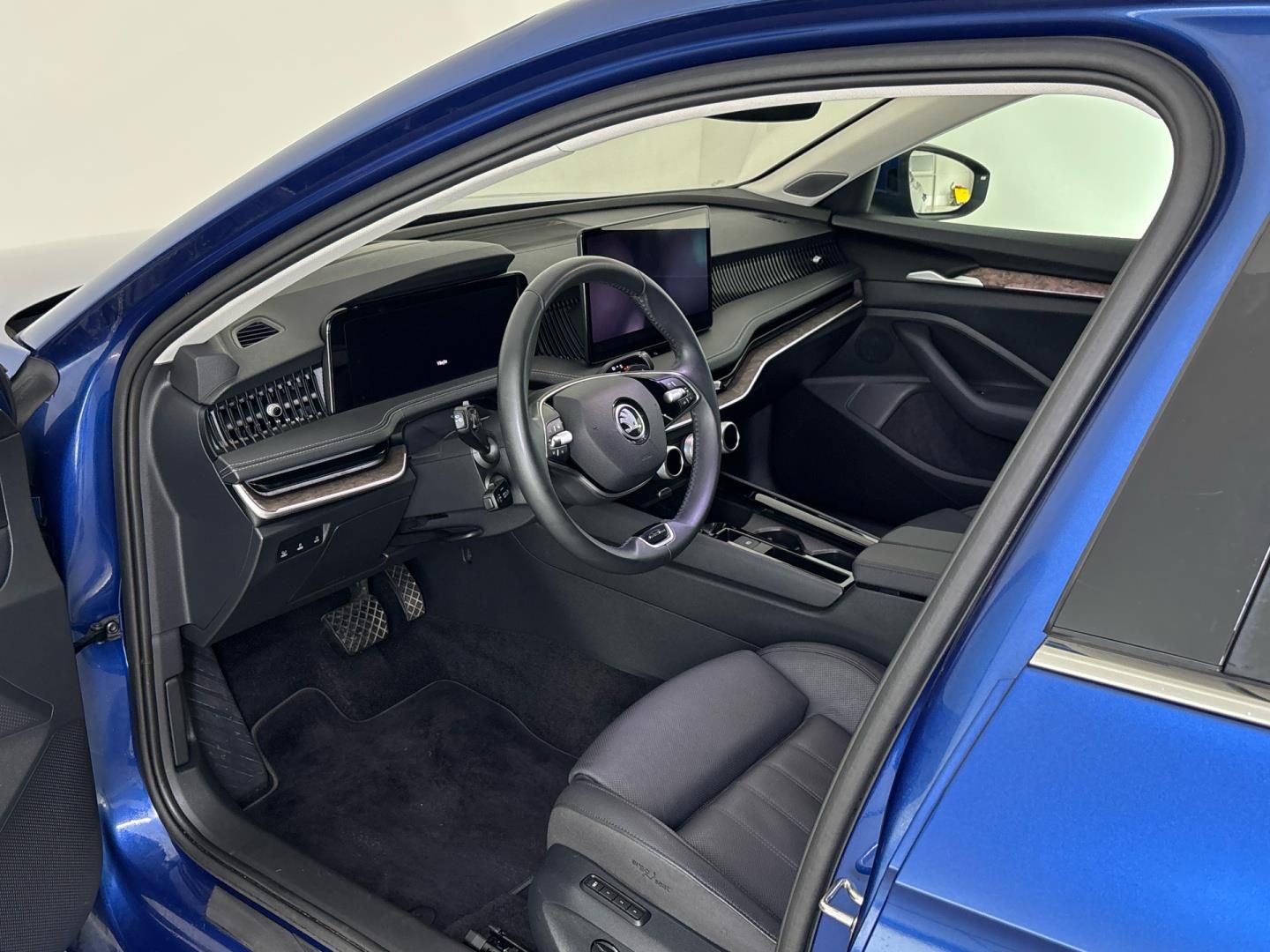 Škoda Superb, 2.0 TDI / 142 kW L&K 4x4 DSG - fotka 6