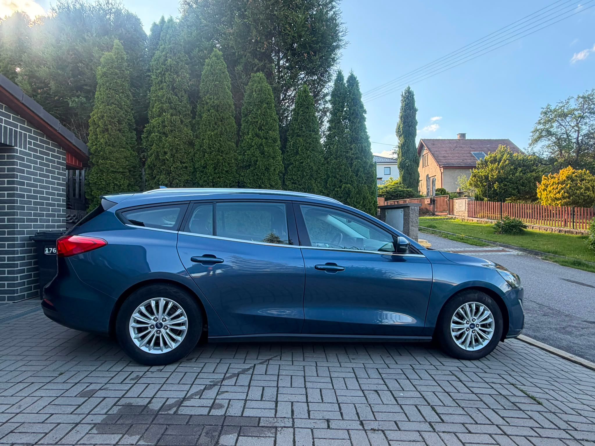 Ford Focus, 1,5-88kw,Titanium,1maj,CZ,DPH - fotka 4