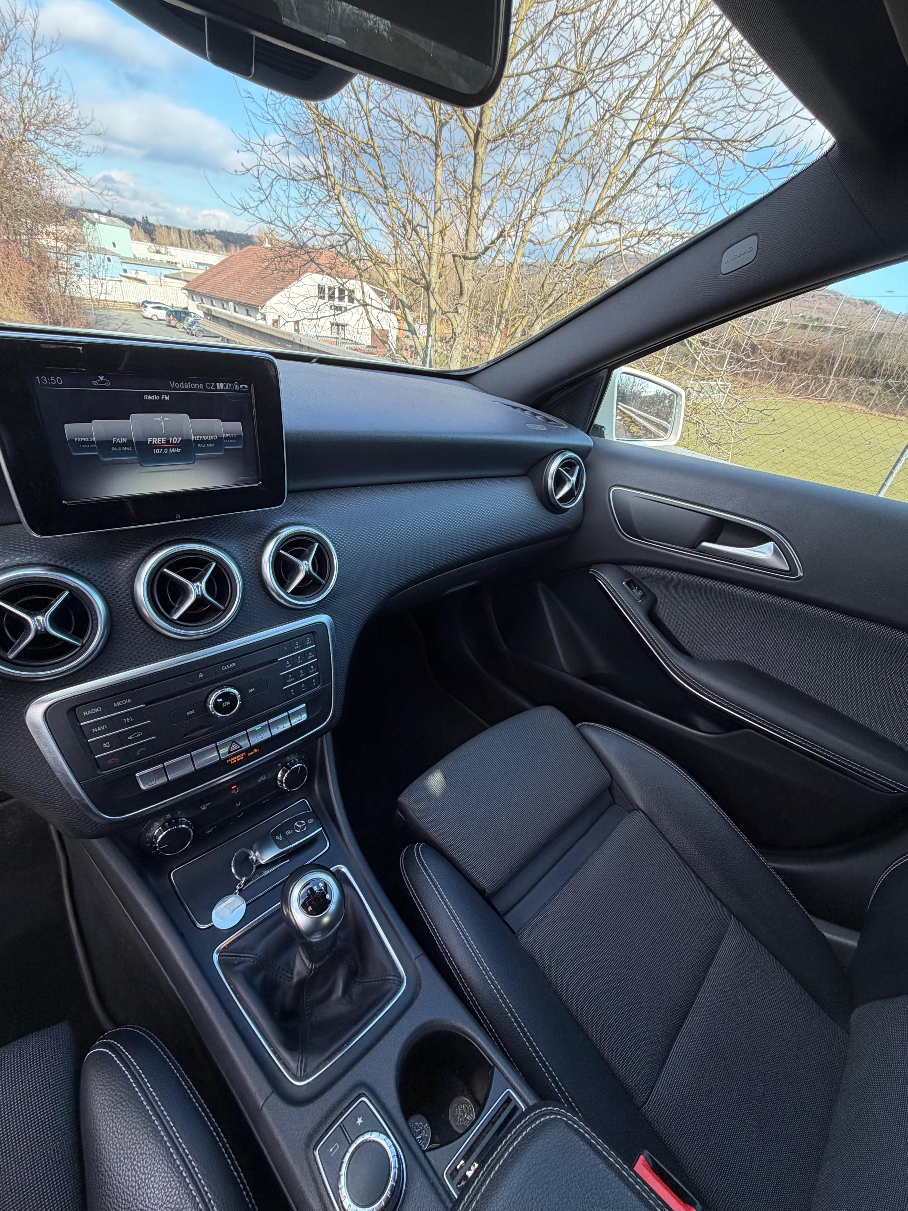 Mercedes-Benz Třídy A, Mercedes-Benz A 180 d Style | - fotka 5