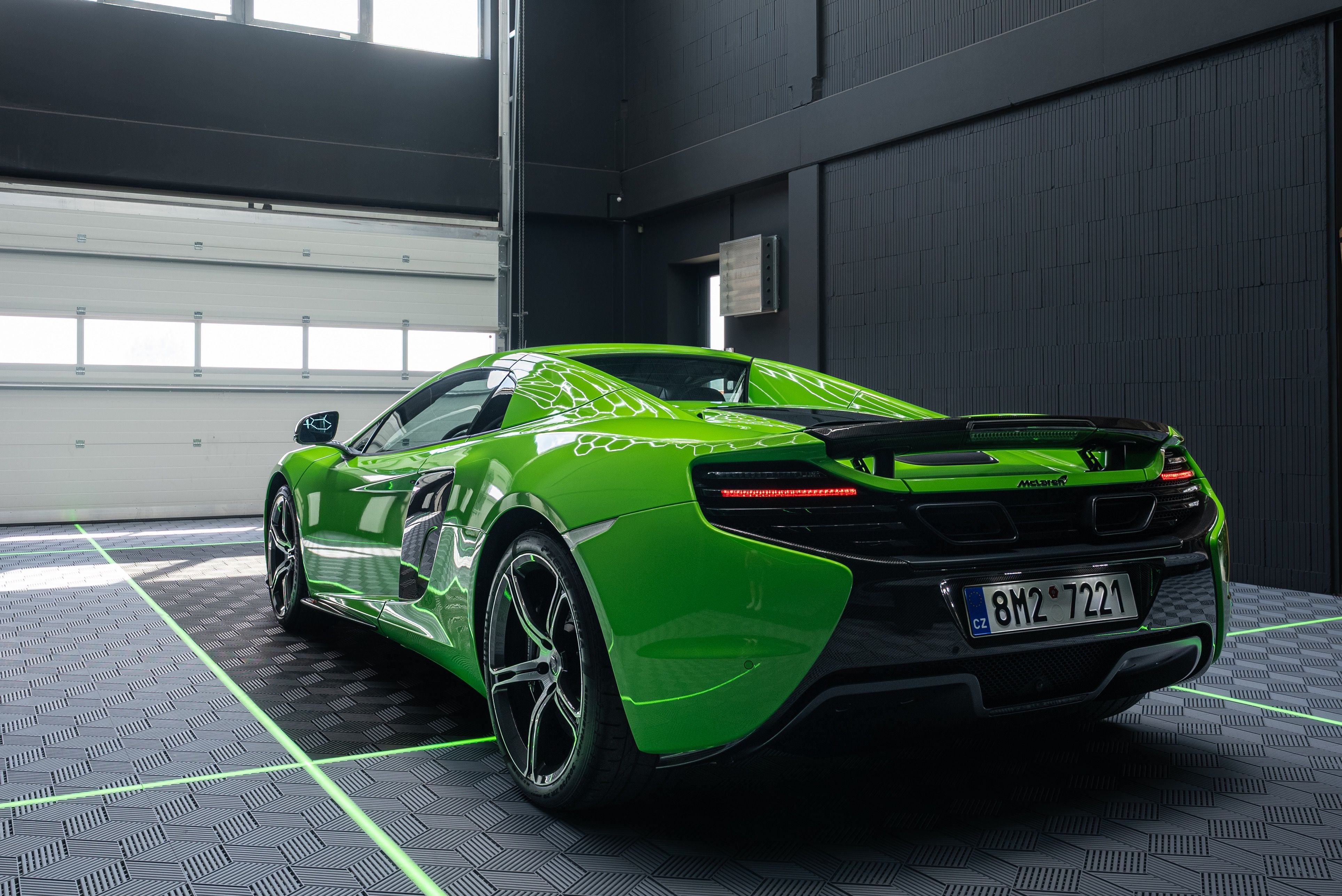 McLaren 650S Spider, full carbon, alcantara - fotka 4
