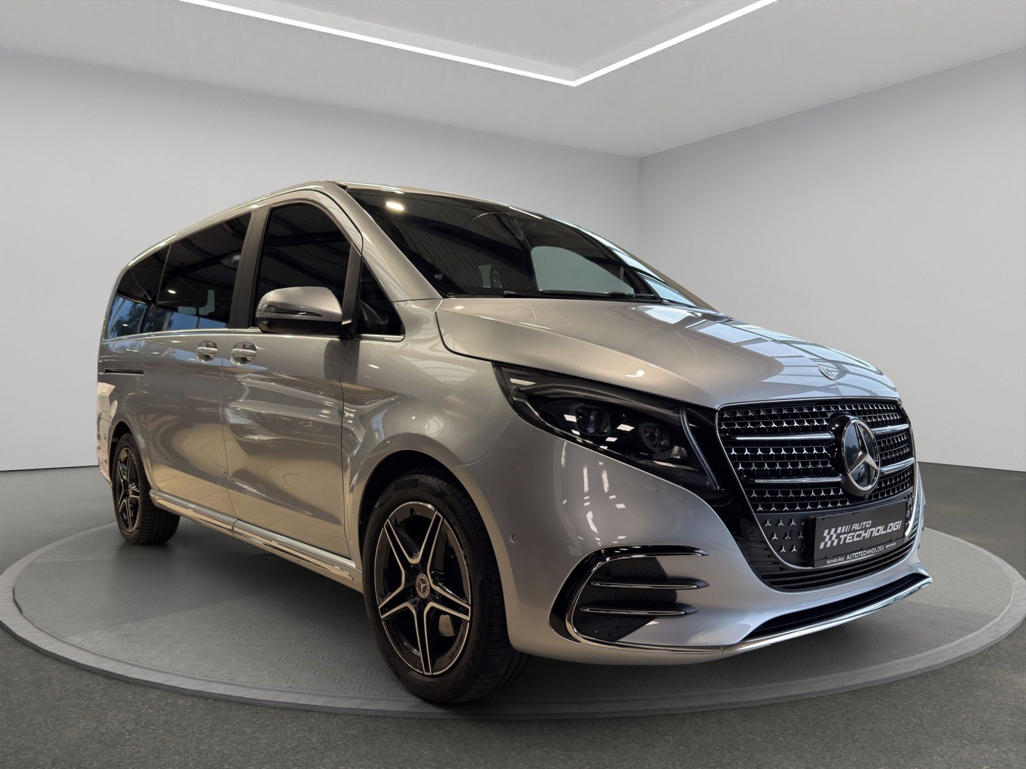 Mercedes-Benz Třídy V, 300 D 4MATIC L - fotka 3