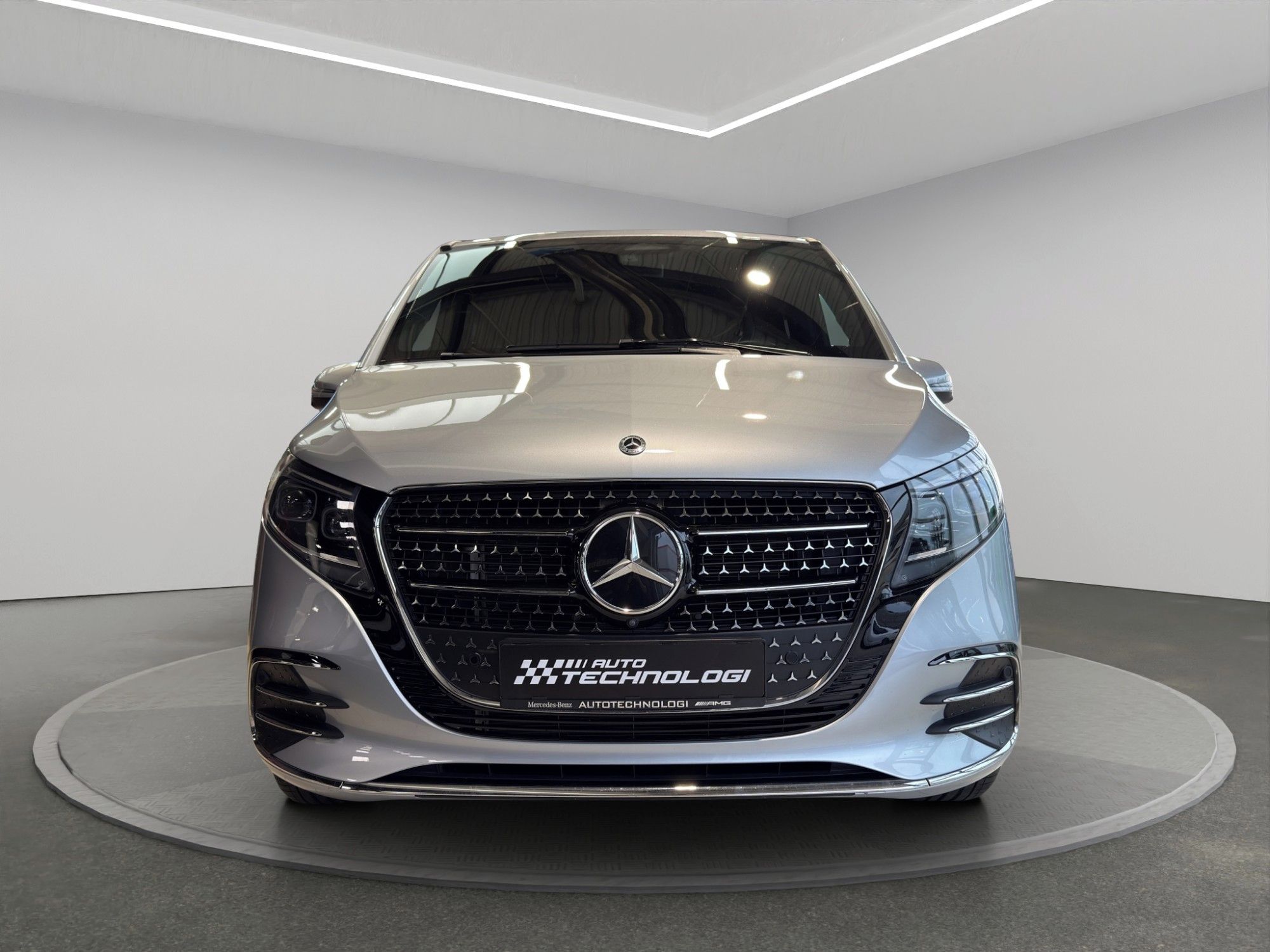 Mercedes-Benz Třídy V, 300 D 4MATIC L - fotka 2