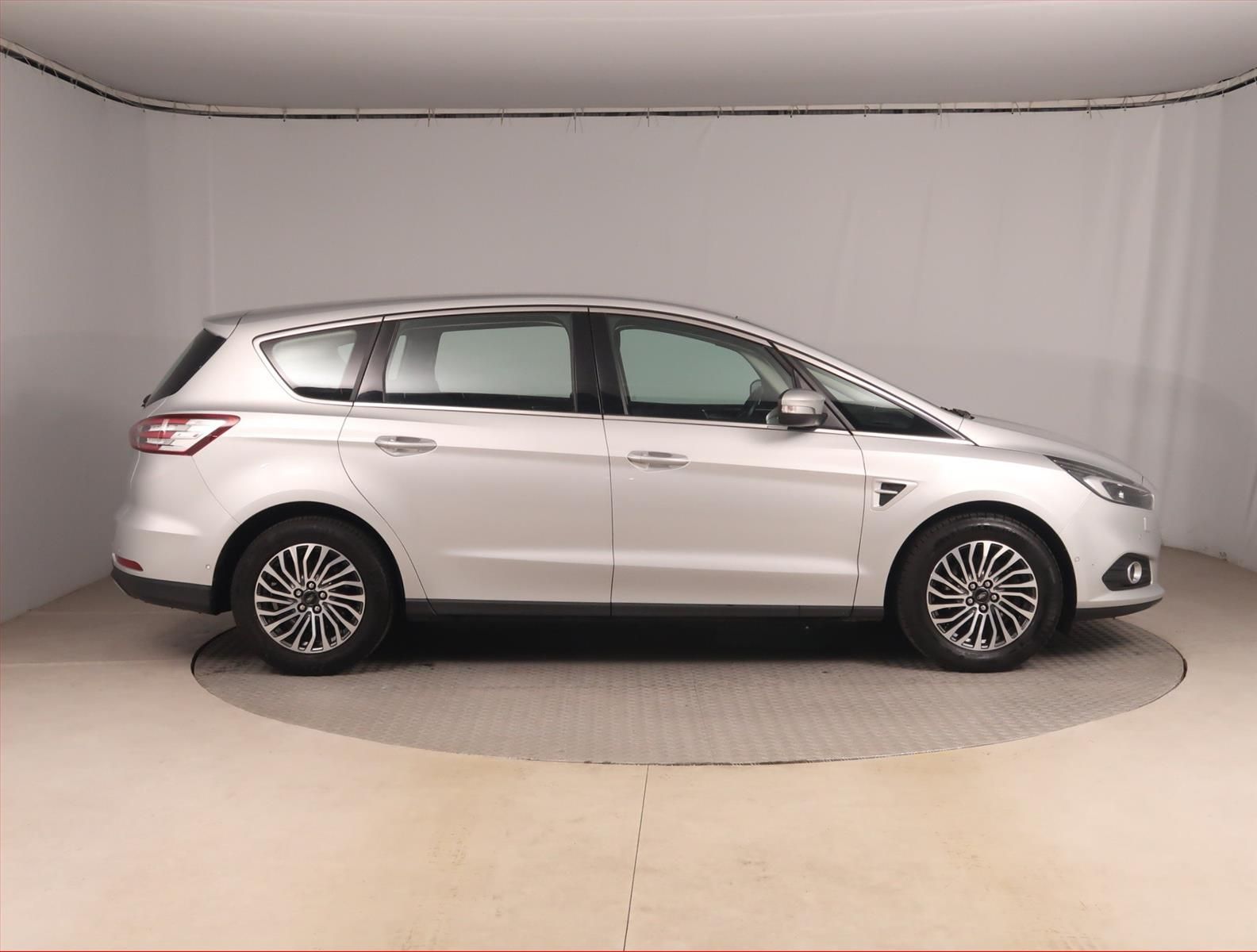 Ford S-MAX, 2.0 TDCi, Titanium, Automat - fotka 6