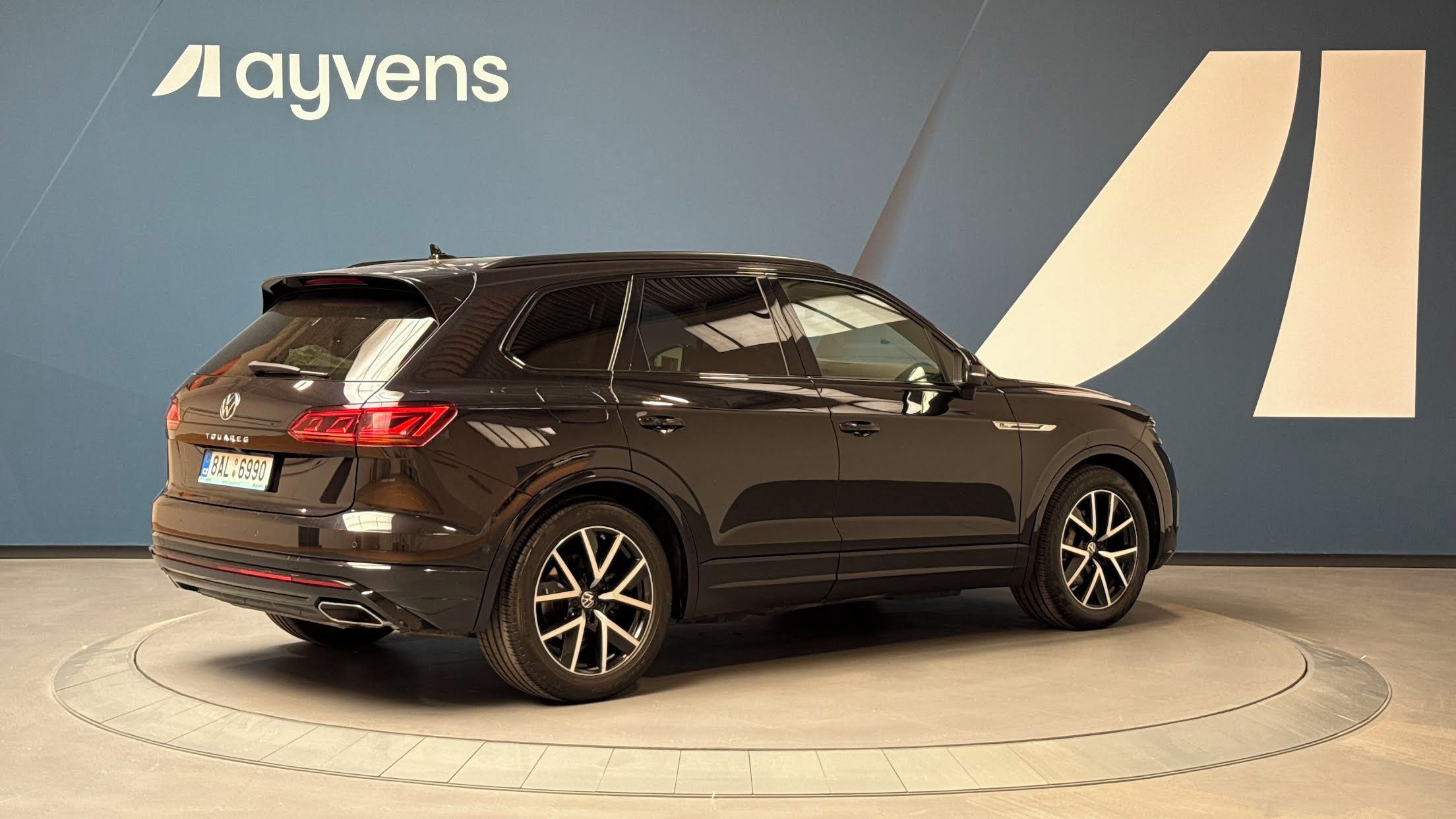 Volkswagen Touareg, R-Line 3.0 TDI Tiptronic - fotka 2