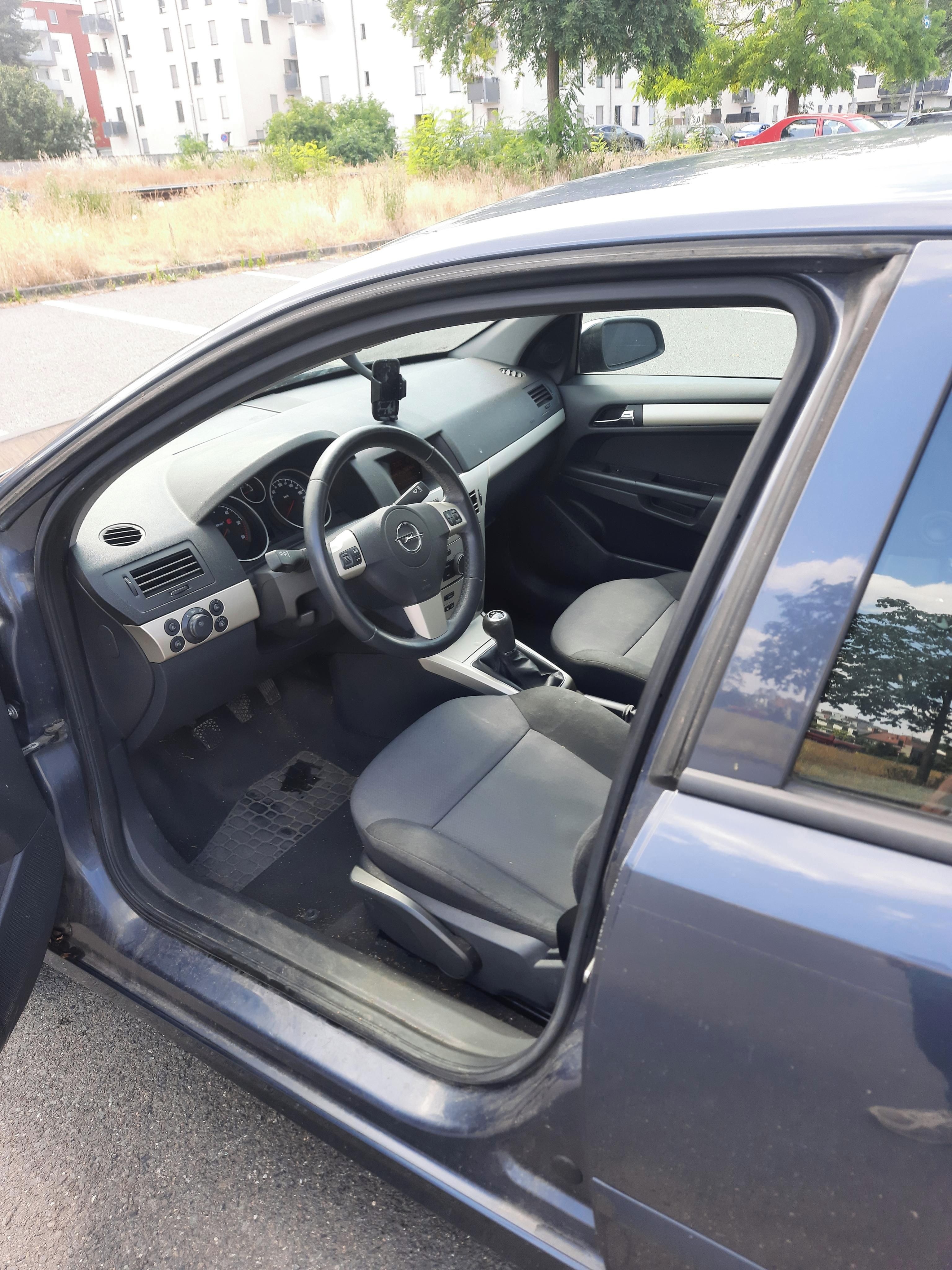 Opel Astra, Opel Astra 1,7cdti - fotka 3