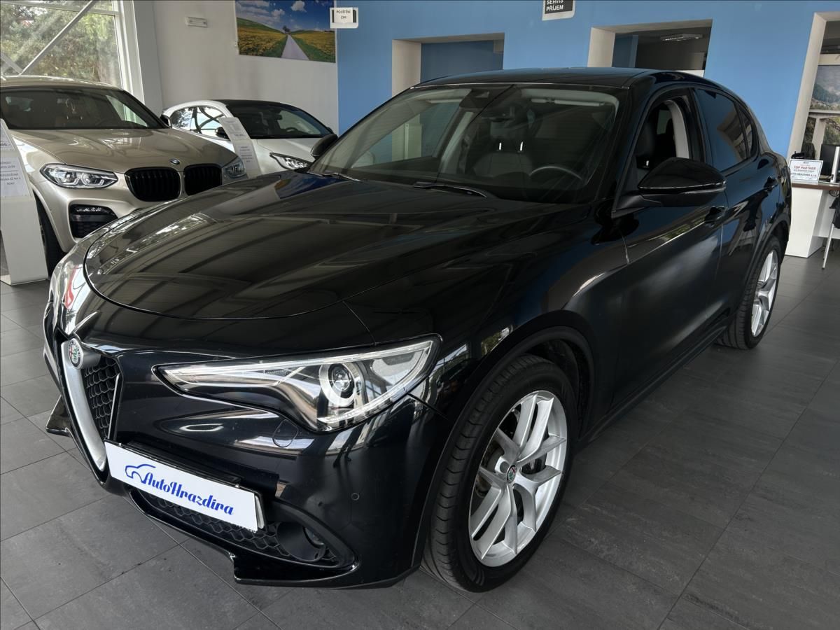Alfa Romeo Stelvio, 2,1   JTD 132kW,AUTOMAT,SERVIS - fotka 3