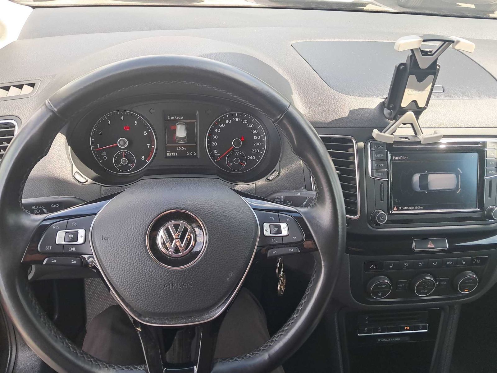 Volkswagen Sharan, 1.4 TSI, Kůže, Navi - fotka 3