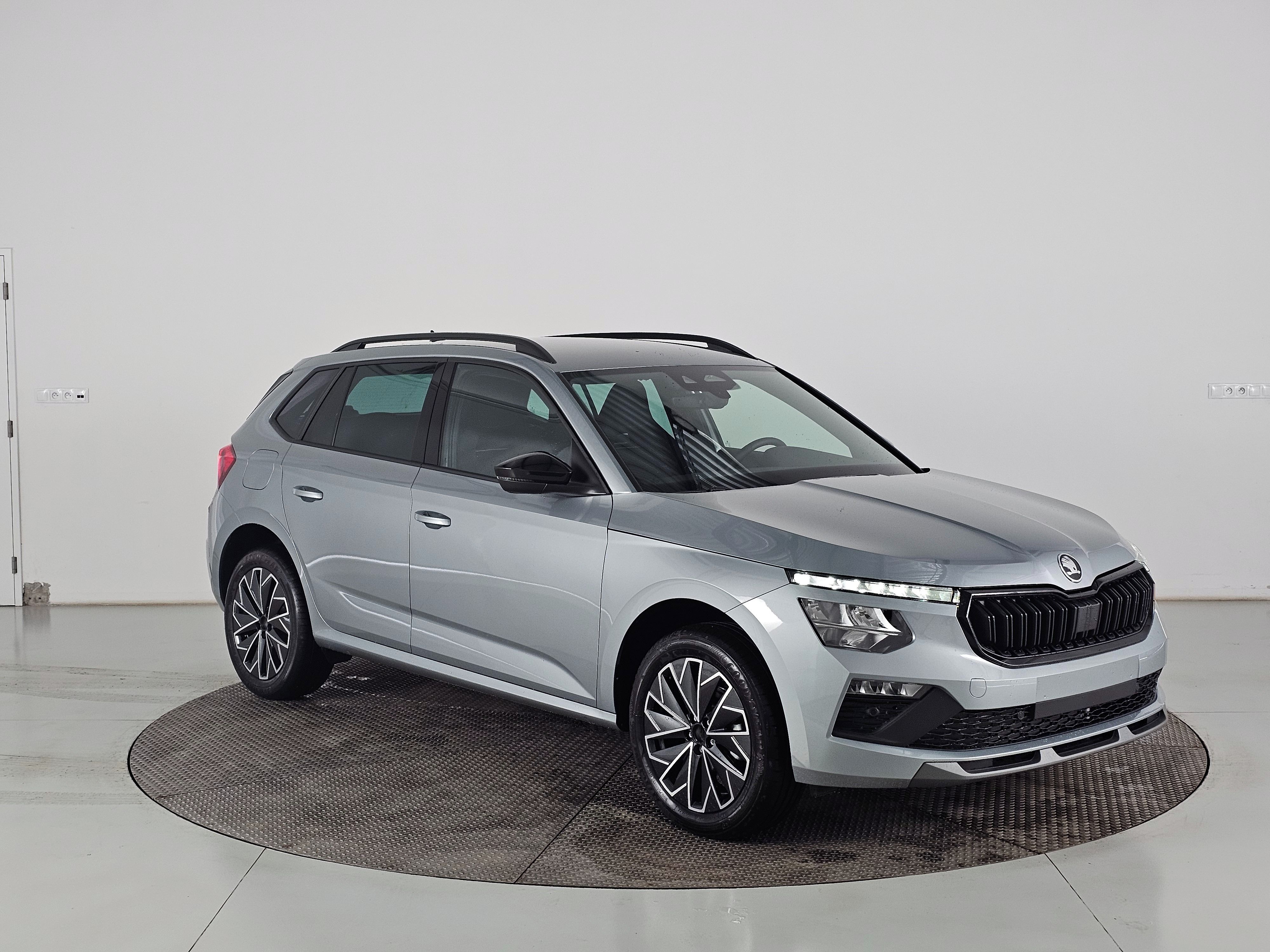 Škoda Kamiq, Dynamic 1.0TSI 85kW 7DSG - fotka 3
