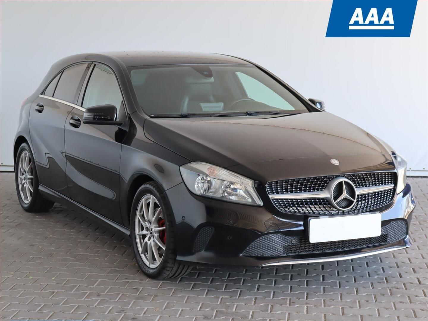 Mercedes-Benz Třídy A, 220 4MATIC, 4X4, Automat