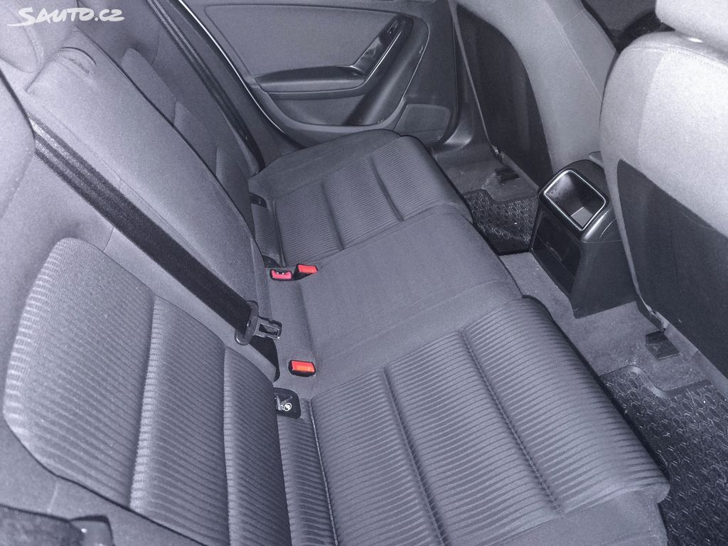Audi A4, KRÁSNÁ,130KM,SERVISKA,1MAJITEL - fotka 5