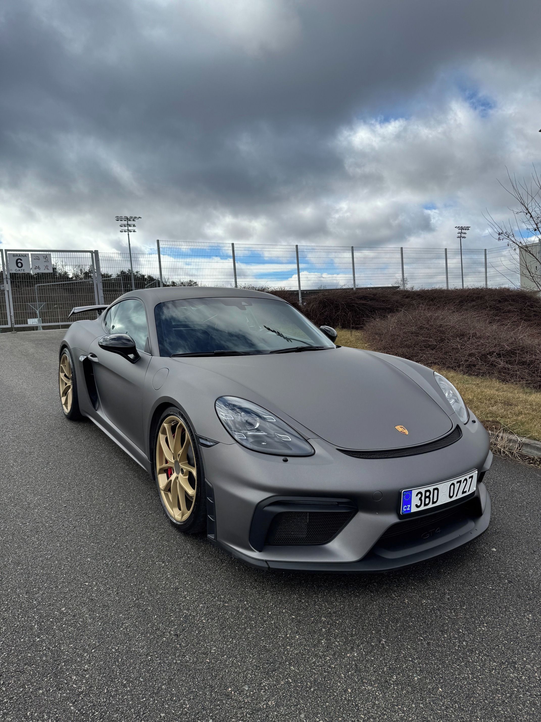 Porsche Cayman, Porsche GT4