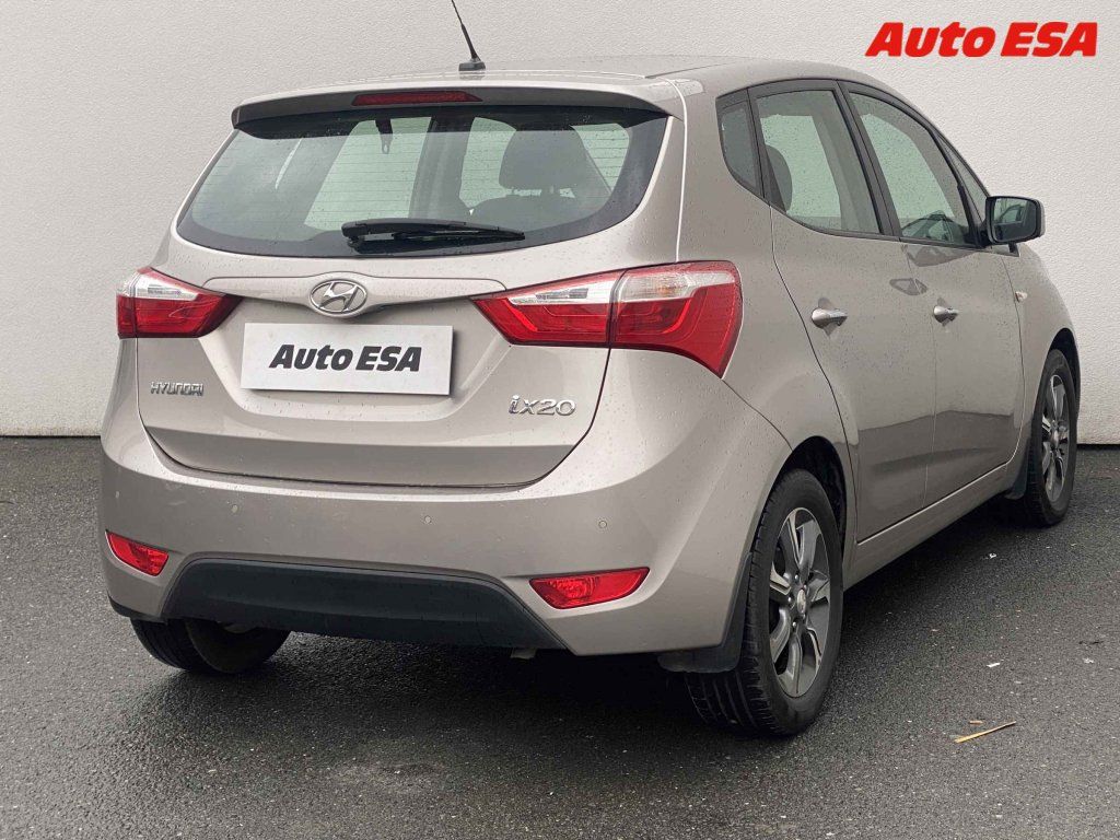 Hyundai ix20, 1.6gdi,ČR - fotka 4