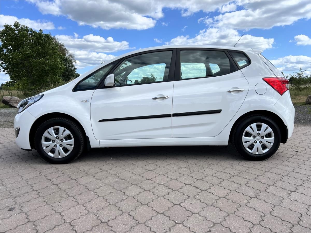 Hyundai ix20, 1,6 CVVT 92kW 1,MAJ.,ČR,SERV.K - fotka 6