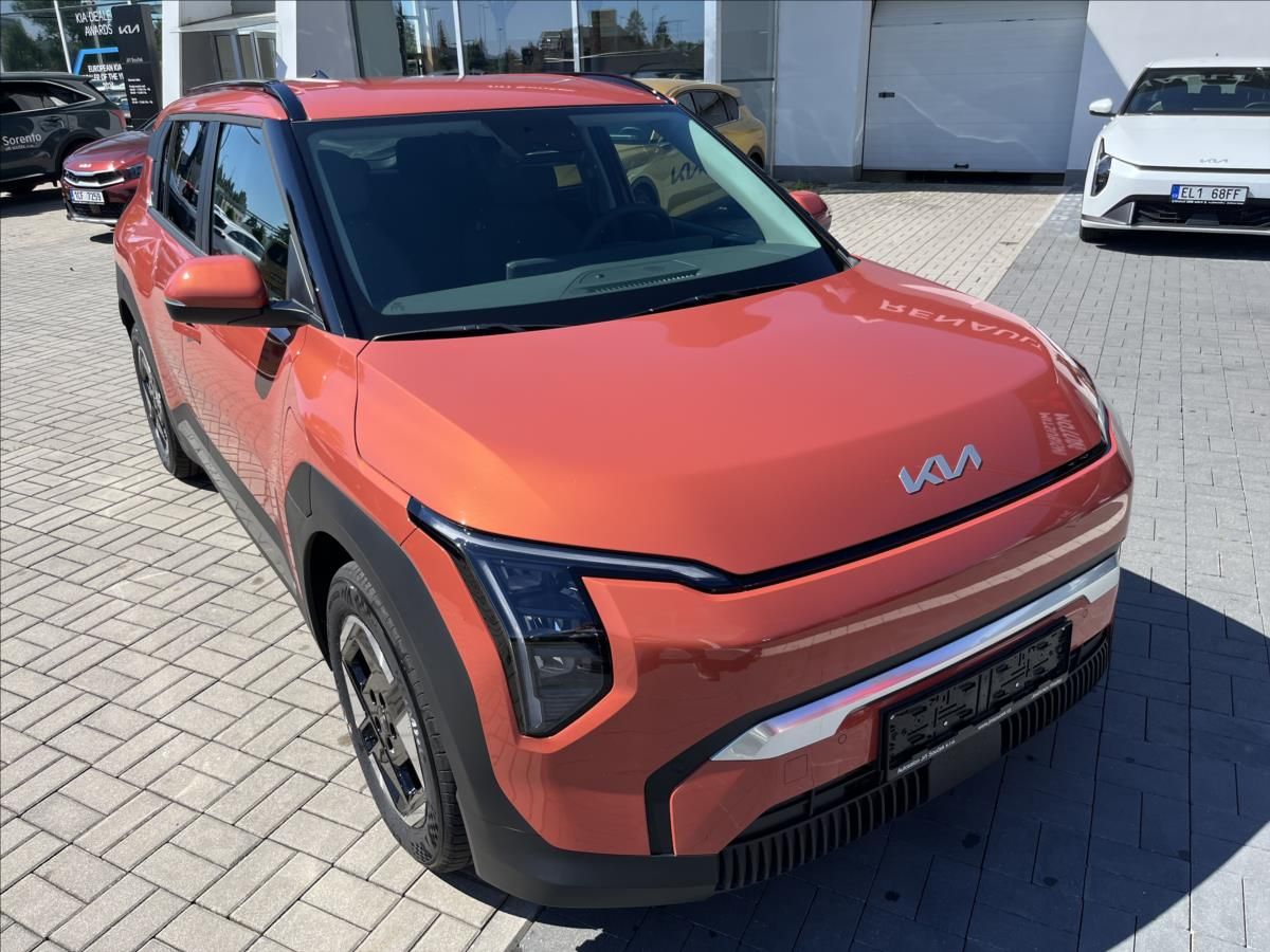 Kia EV3, 150 KW + 81,4 KWH V2L  EARTH - fotka 2
