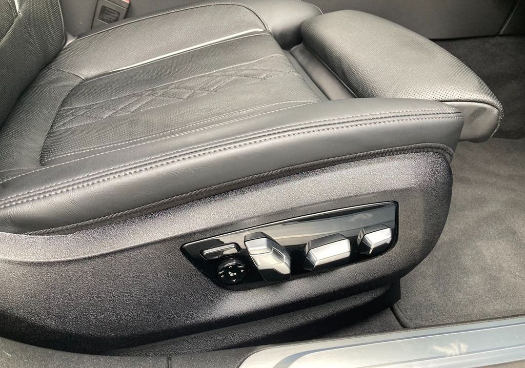 BMW Řada 7, 750i xDrive - fotka 3