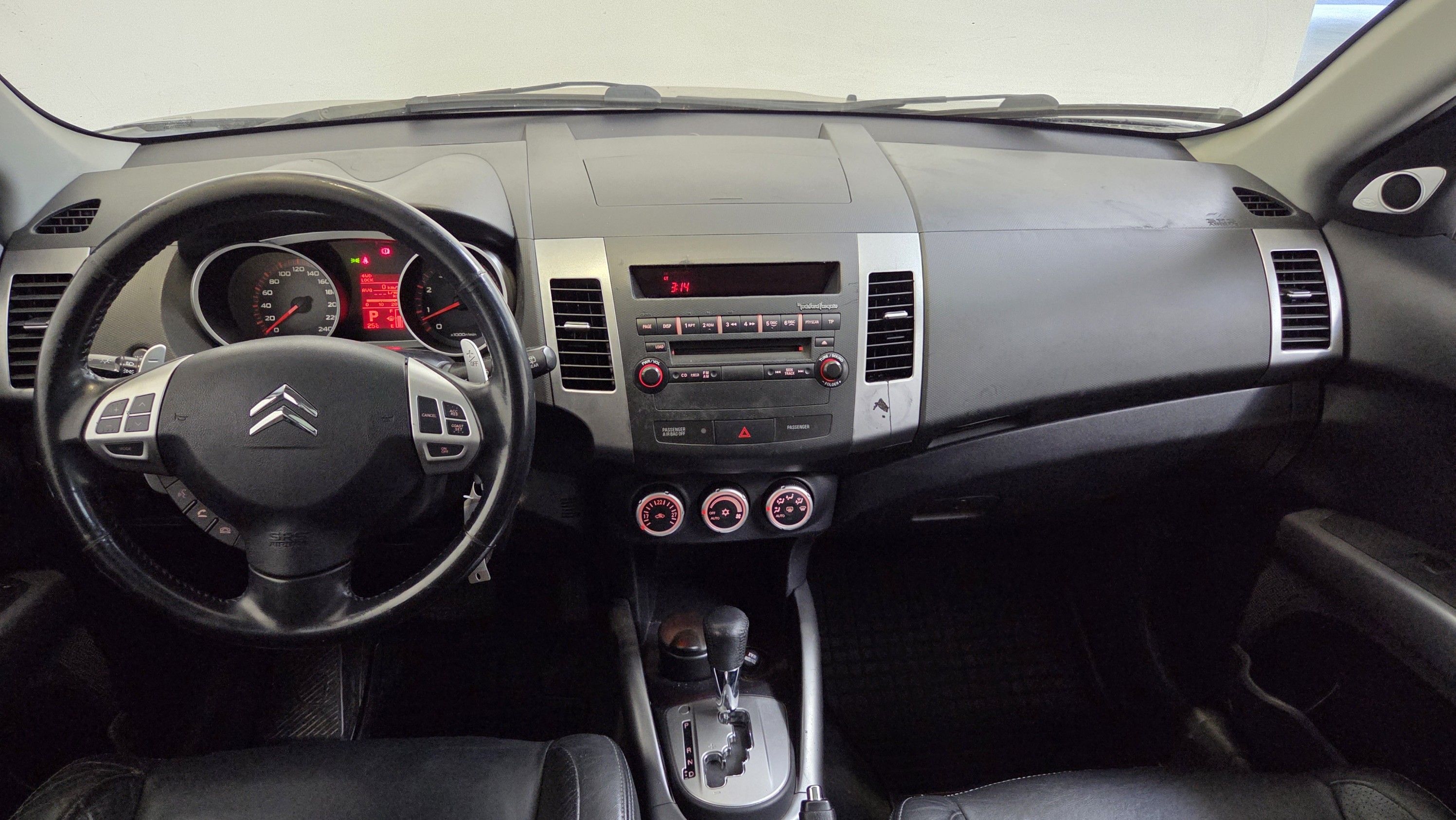 Citroën C-Crosser, 2.4 MIVEC 125 kW - fotka 6
