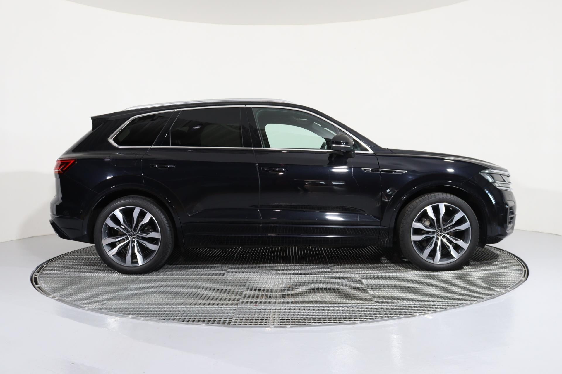 Volkswagen Touareg, R-LINE V6 3,0 TDI 4MOTION - fotka 3