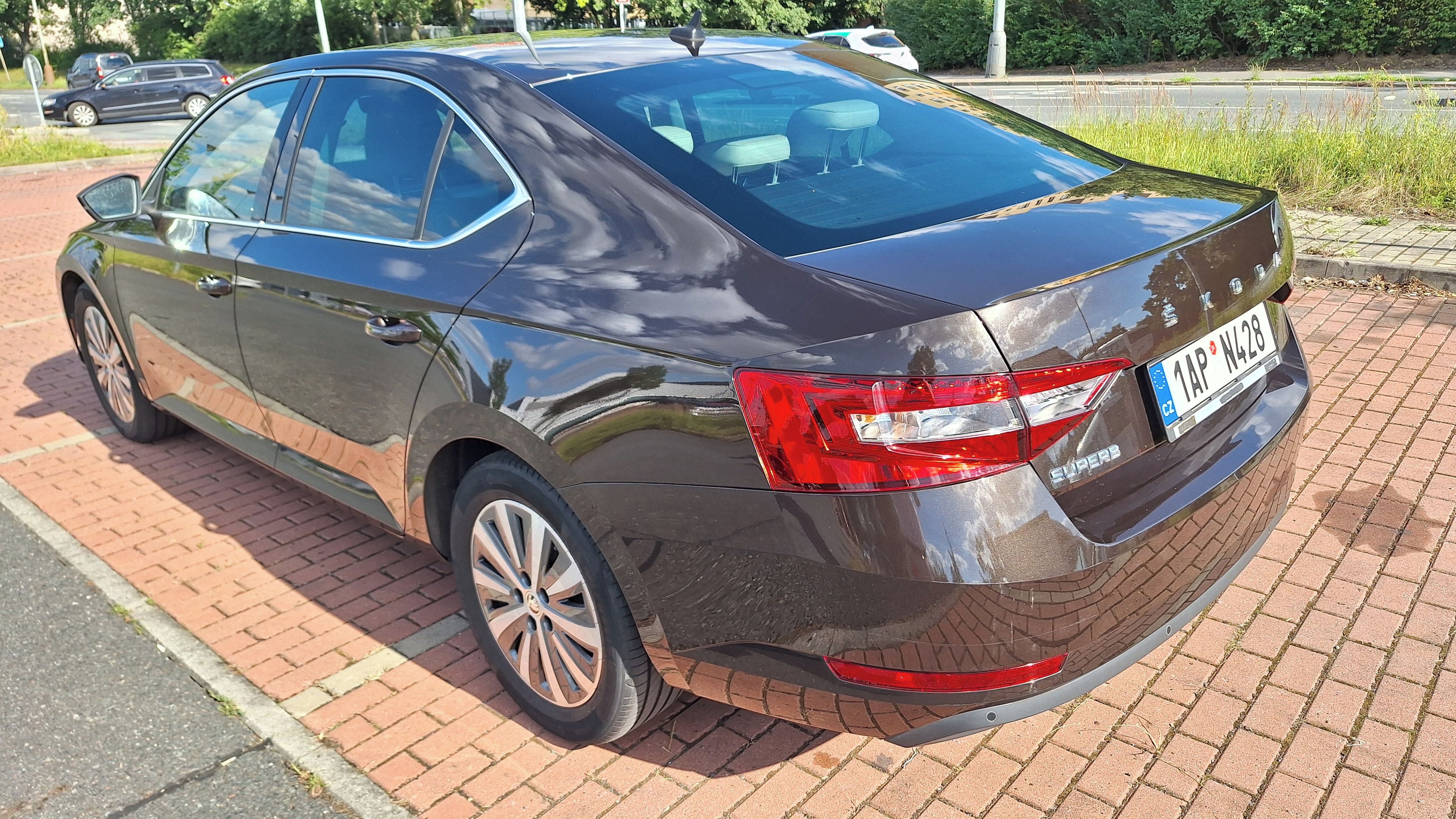 Škoda Superb, Skoda Superb 1.5 DSG Style - fotka 2