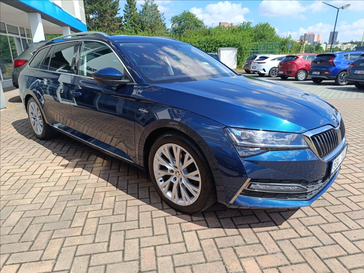 Škoda Superb, 2,0 TDi, DSG Laurin & Klement - fotka 4