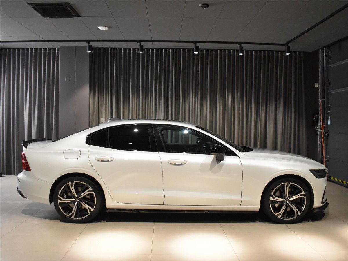 Volvo S60, 2,0 B5 AWD Ultra Pano,Headup - fotka 3