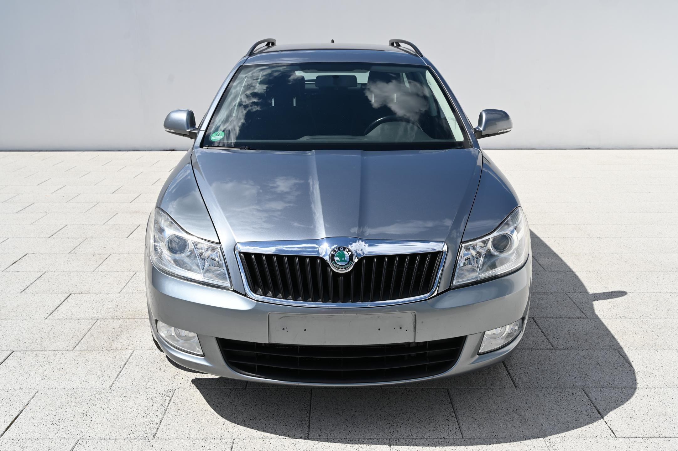 Škoda Octavia, 2.0TDI 103KW Ambition 9/2012 - fotka 2