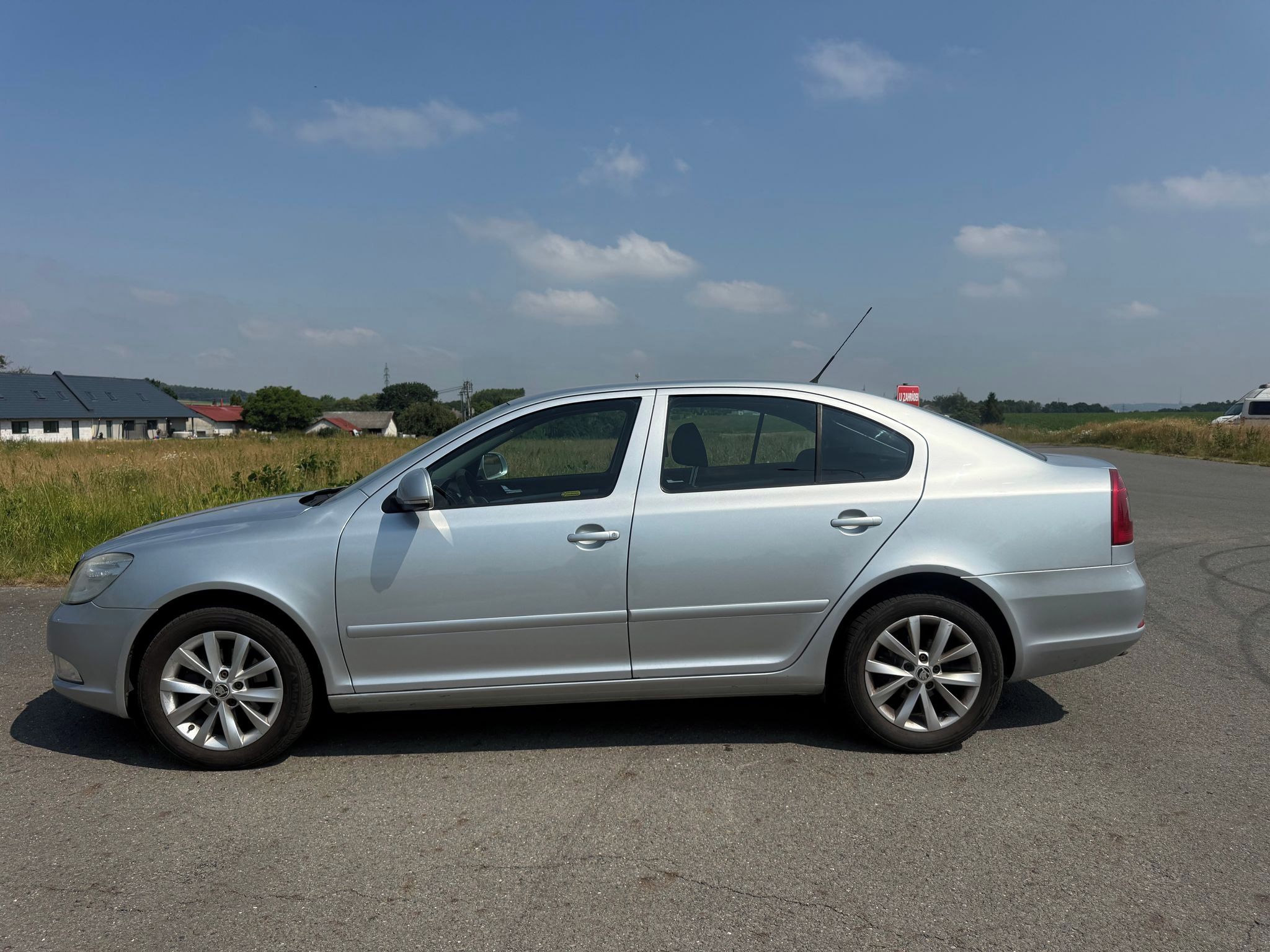 Škoda Octavia, 1.9 TDI PD Ambiente - fotka 3