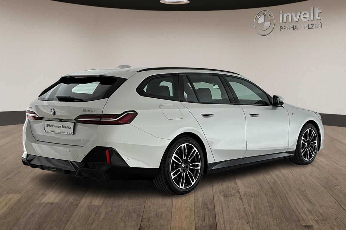BMW Řada 5, 540d xDrive Touring - fotka 3