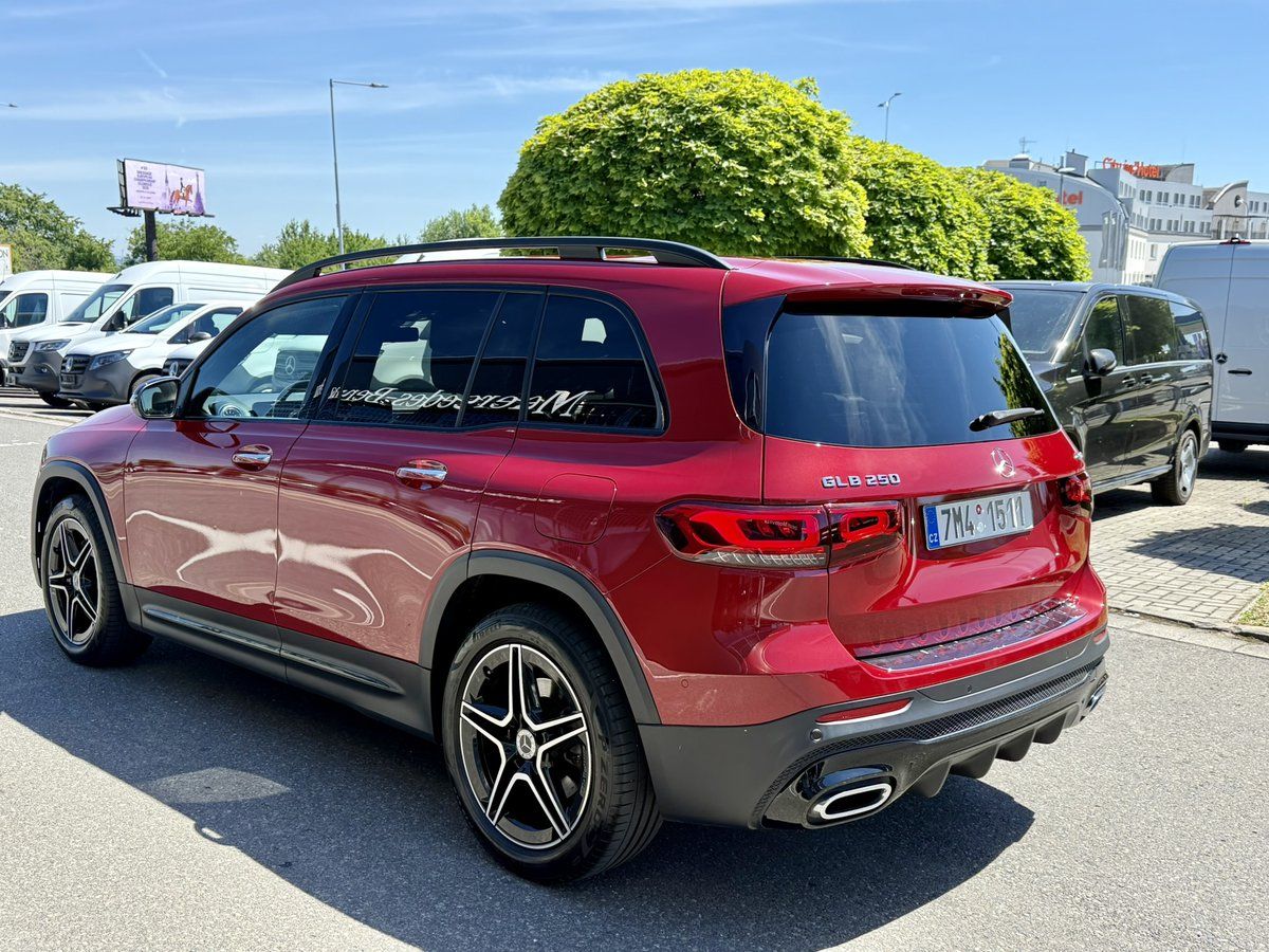 Mercedes-Benz GLB, 250 4MATIC - fotka 6