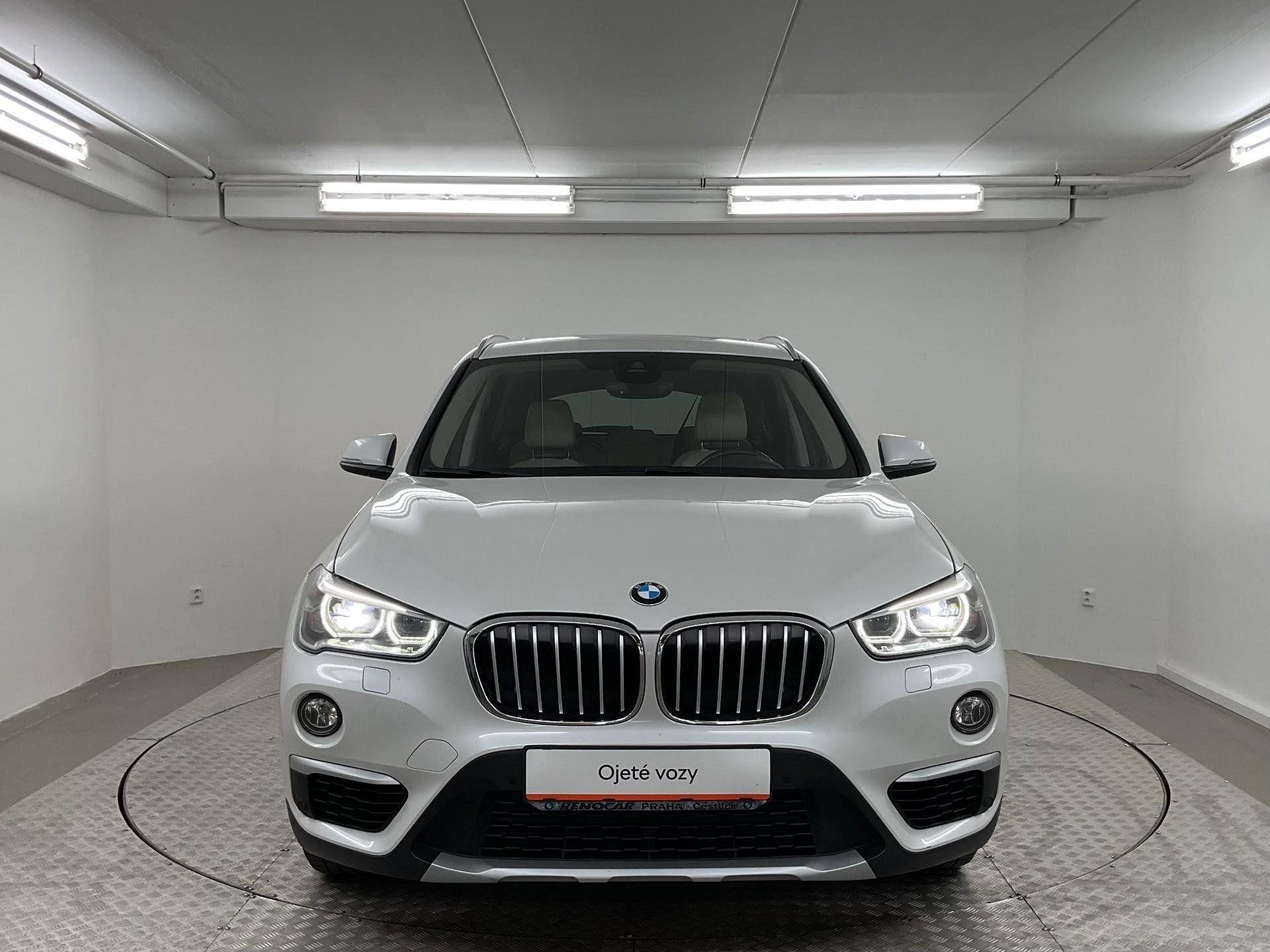 BMW X1, X1 XDRIVE20D - fotka 4