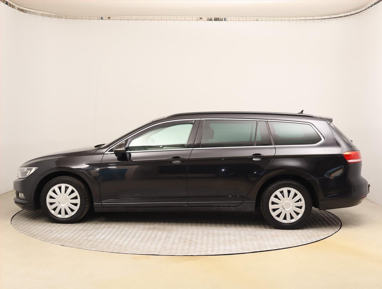 Volkswagen Passat, 2.0 TDI, Navi - fotka 3