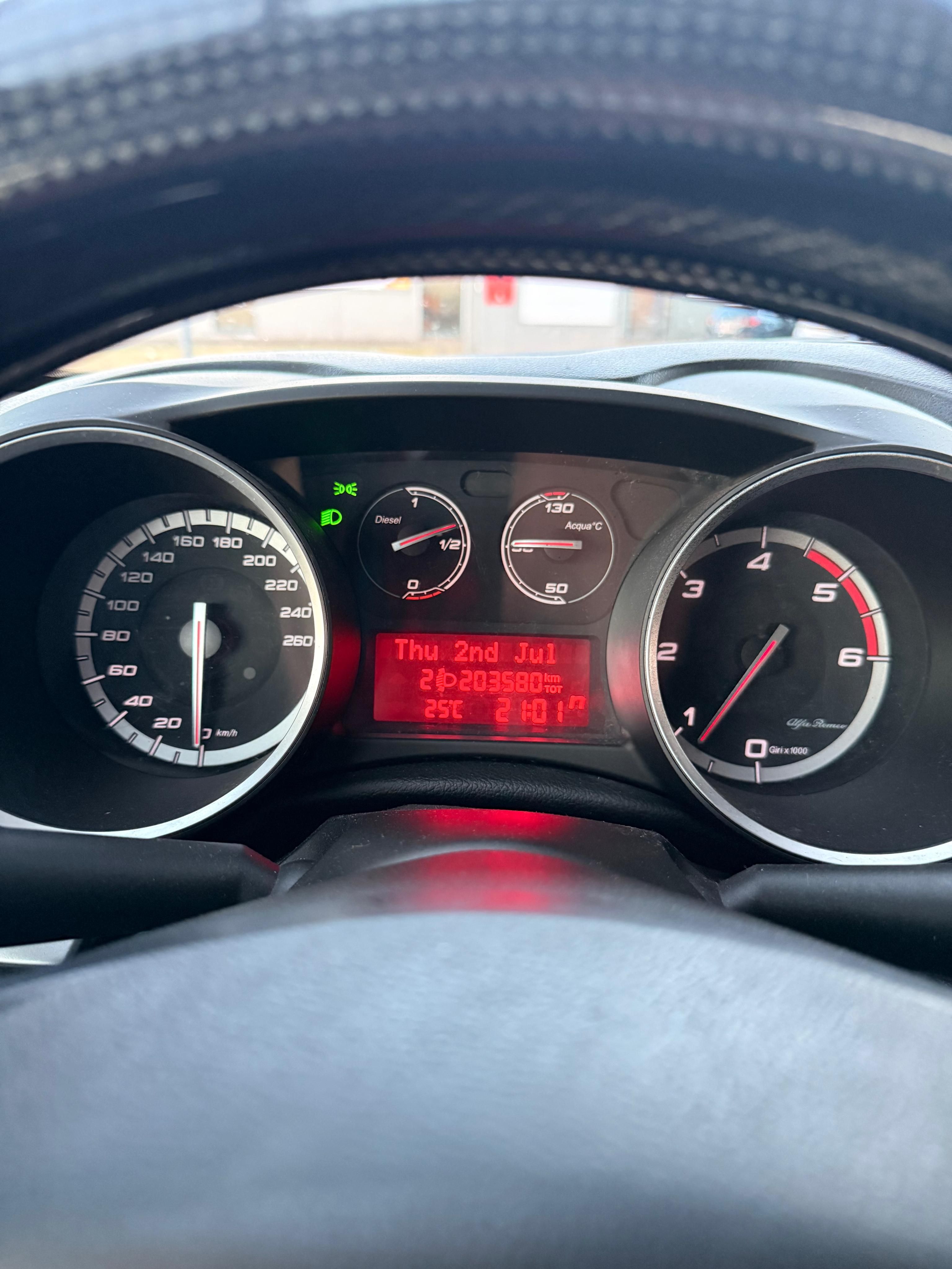 Alfa Romeo Giulietta, 1.6 JTD 77 kW | 2013 | 203 600 - fotka 3