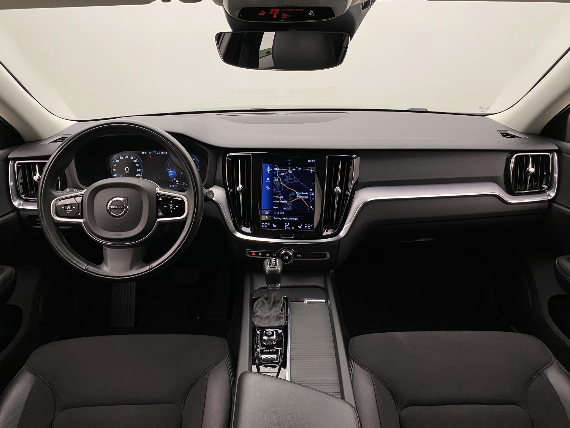 Volvo V60, D3 MOMENTUM AUT - fotka 2