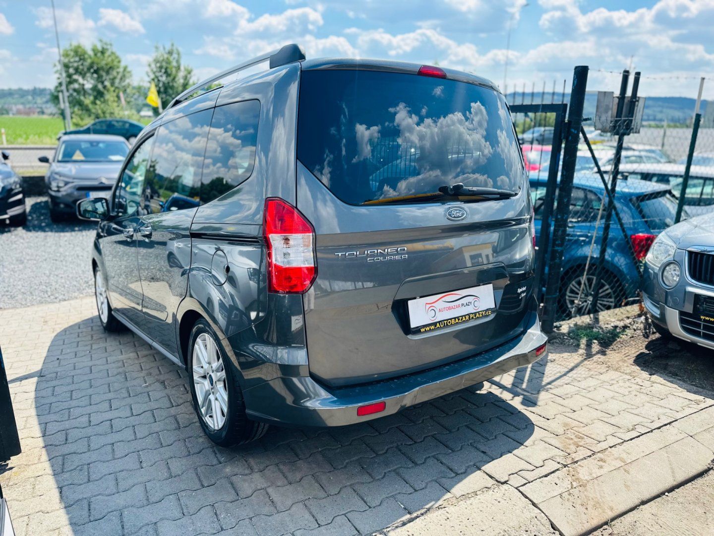 Ford Tourneo Courier, 1.6TDCi GARANCE KM - fotka 3