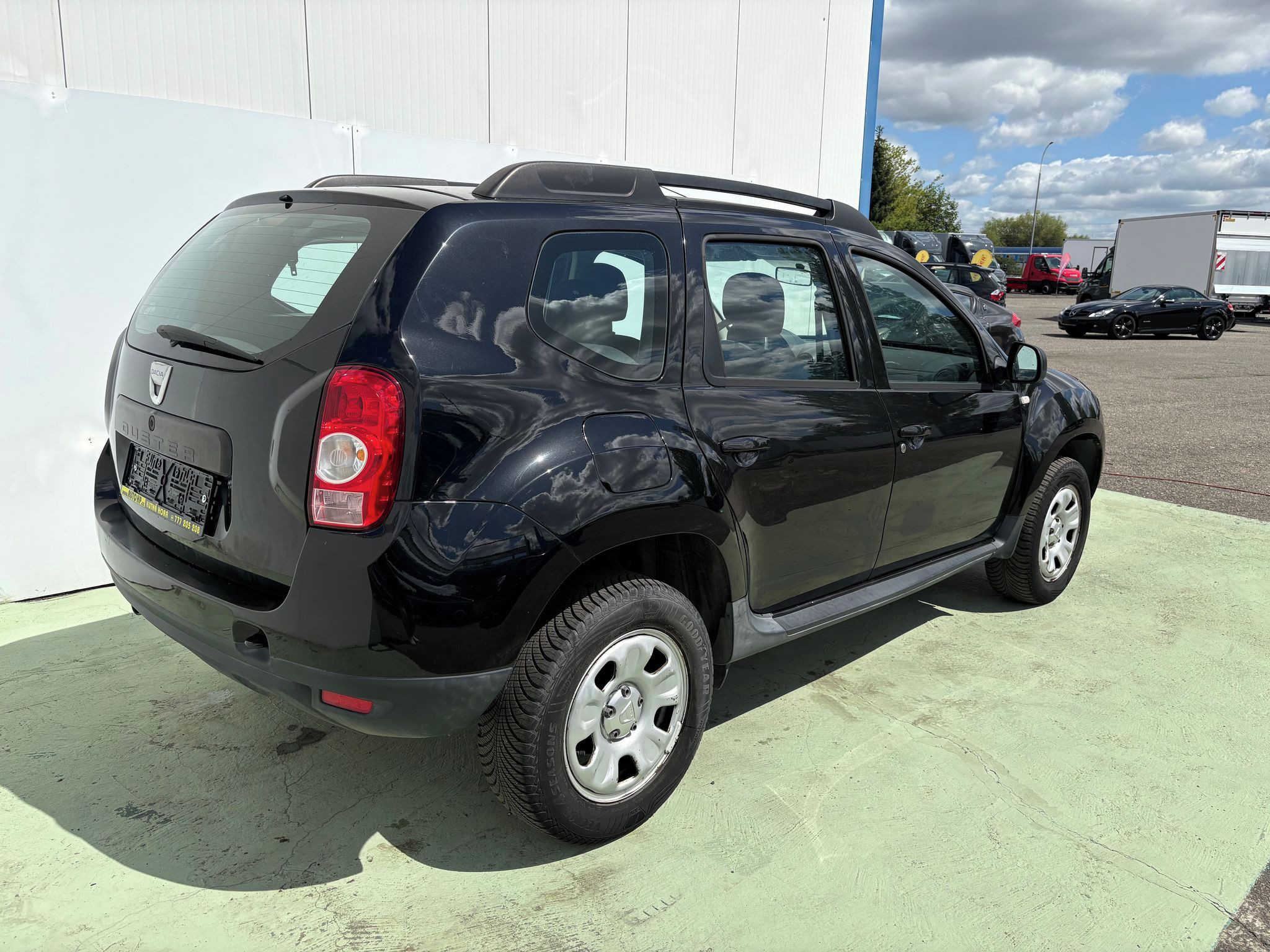 Dacia Duster, 1.6i, 77kW, Klima - fotka 2