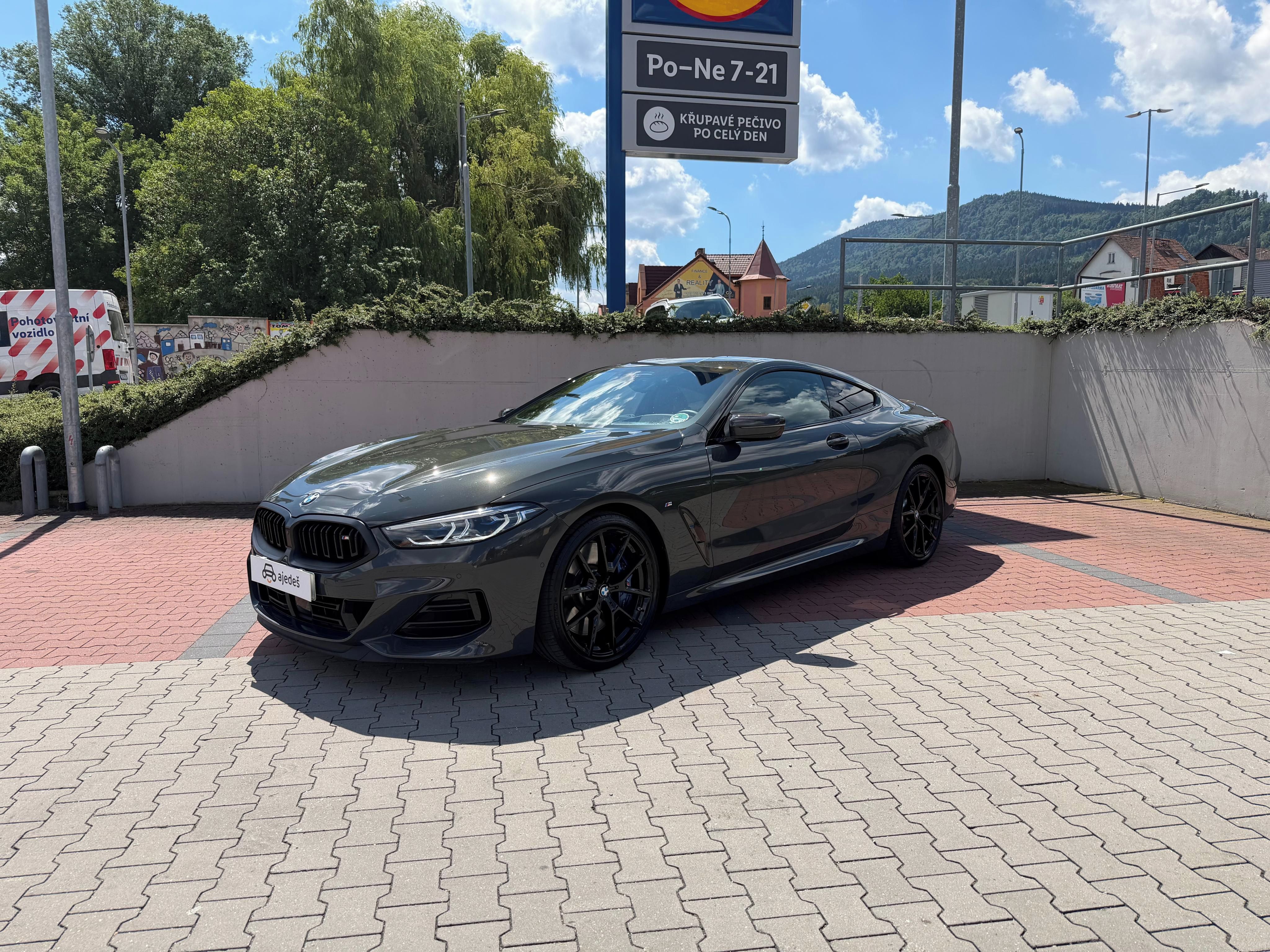 BMW Řada 8, M850i/xDrive/Coupé/M-paket - fotka 2