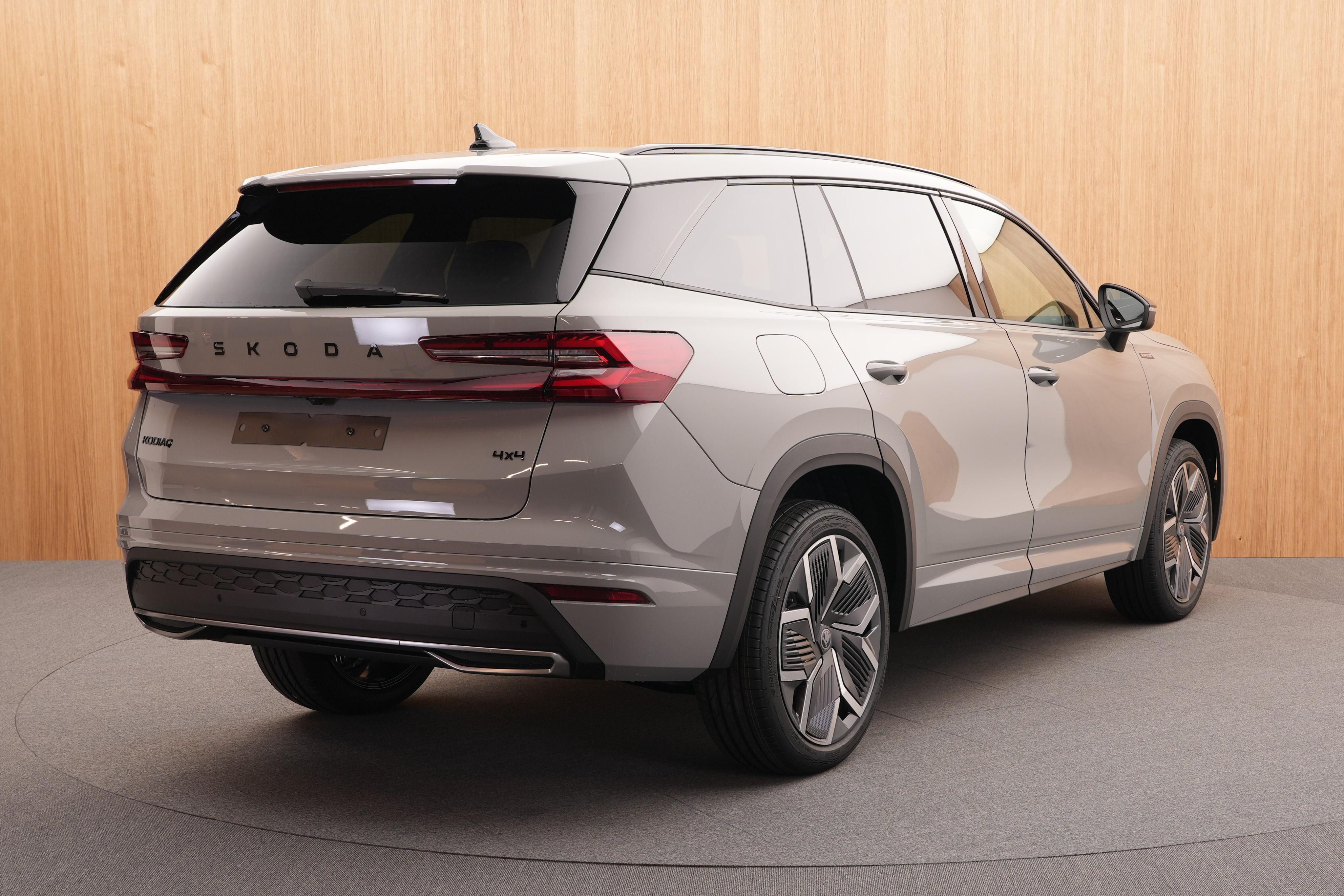 Škoda Kodiaq, Sportline 2.0 TSI 4x4 DSG - fotka 4