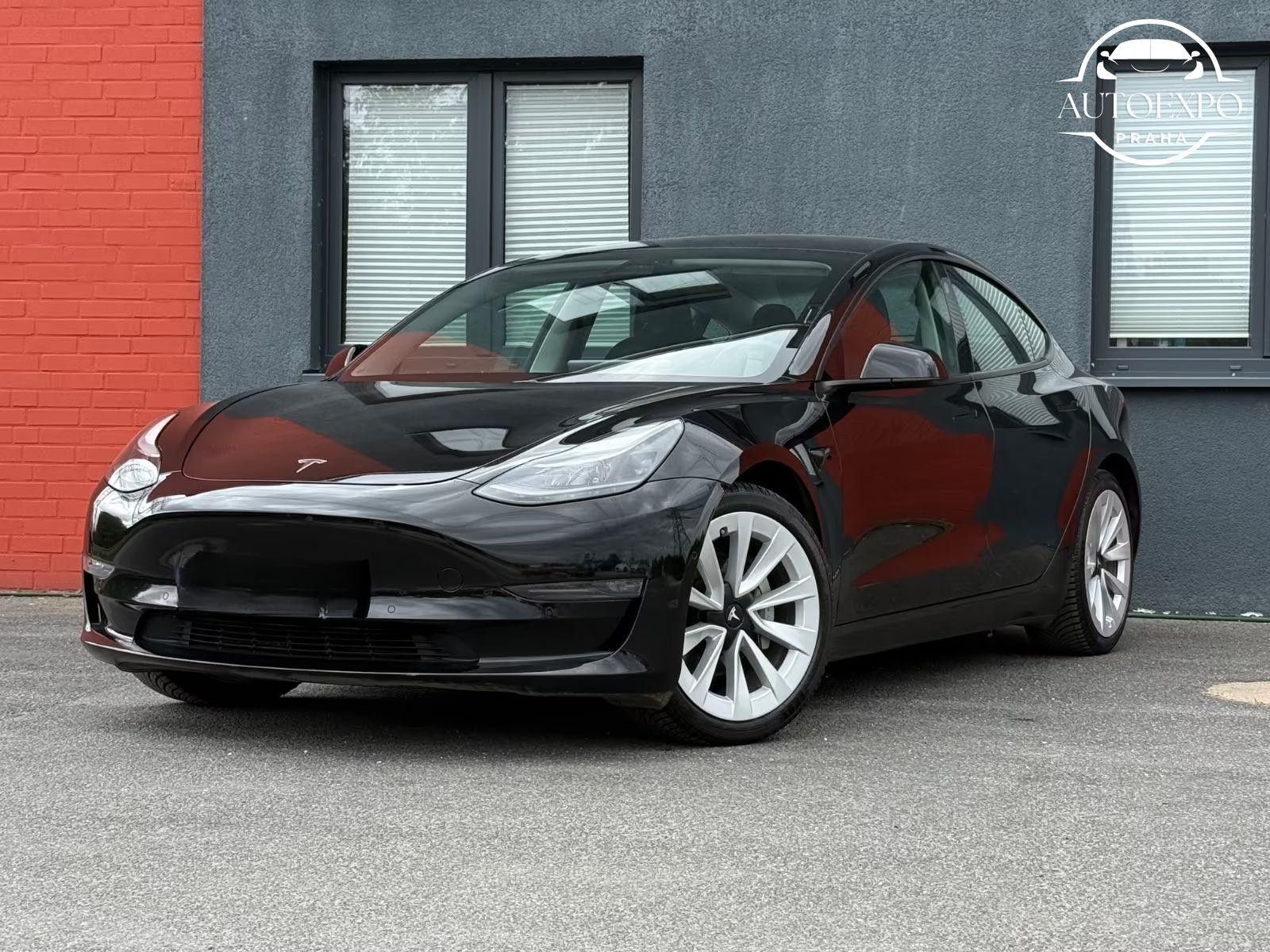 Tesla Model 3, Long Range Dual AWD - fotka 2