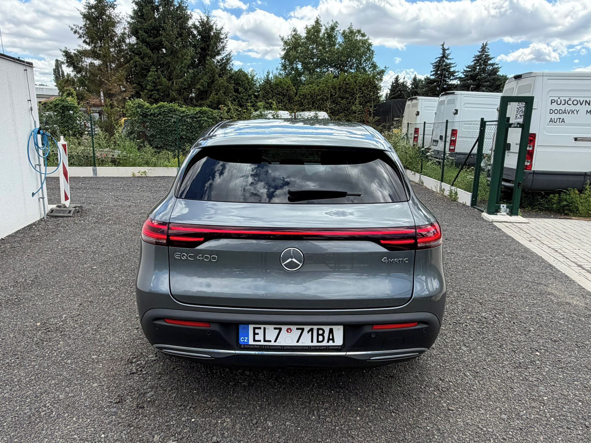 Mercedes-Benz EQC, 400 4Matic - fotka 6