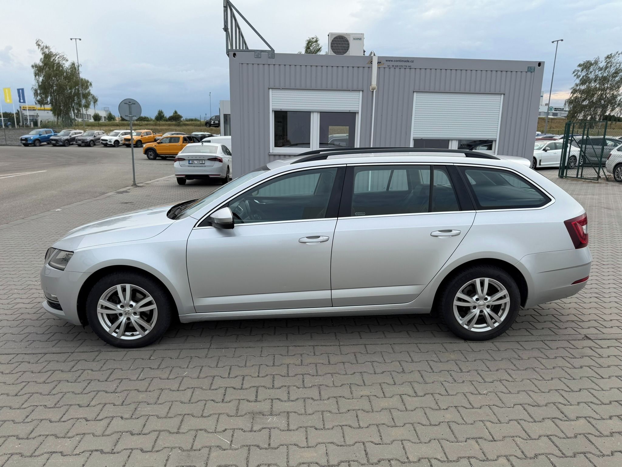 Škoda Octavia, 2.0 TDI 110kW Style Combi - fotka 4
