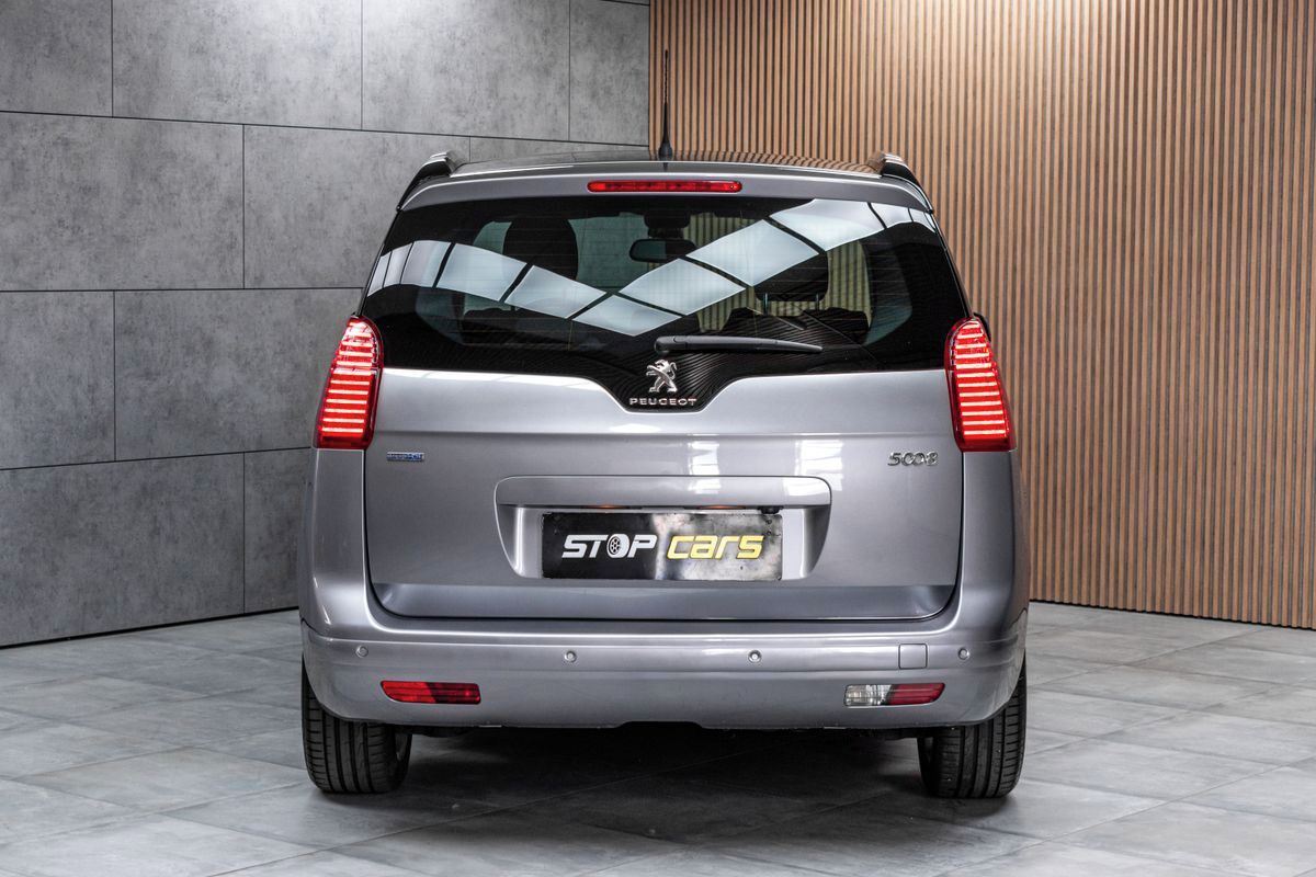 Peugeot 5008, 2.0 HDI 2xKOLA*TAŽNÉ*7.MÍST*ČR - fotka 6