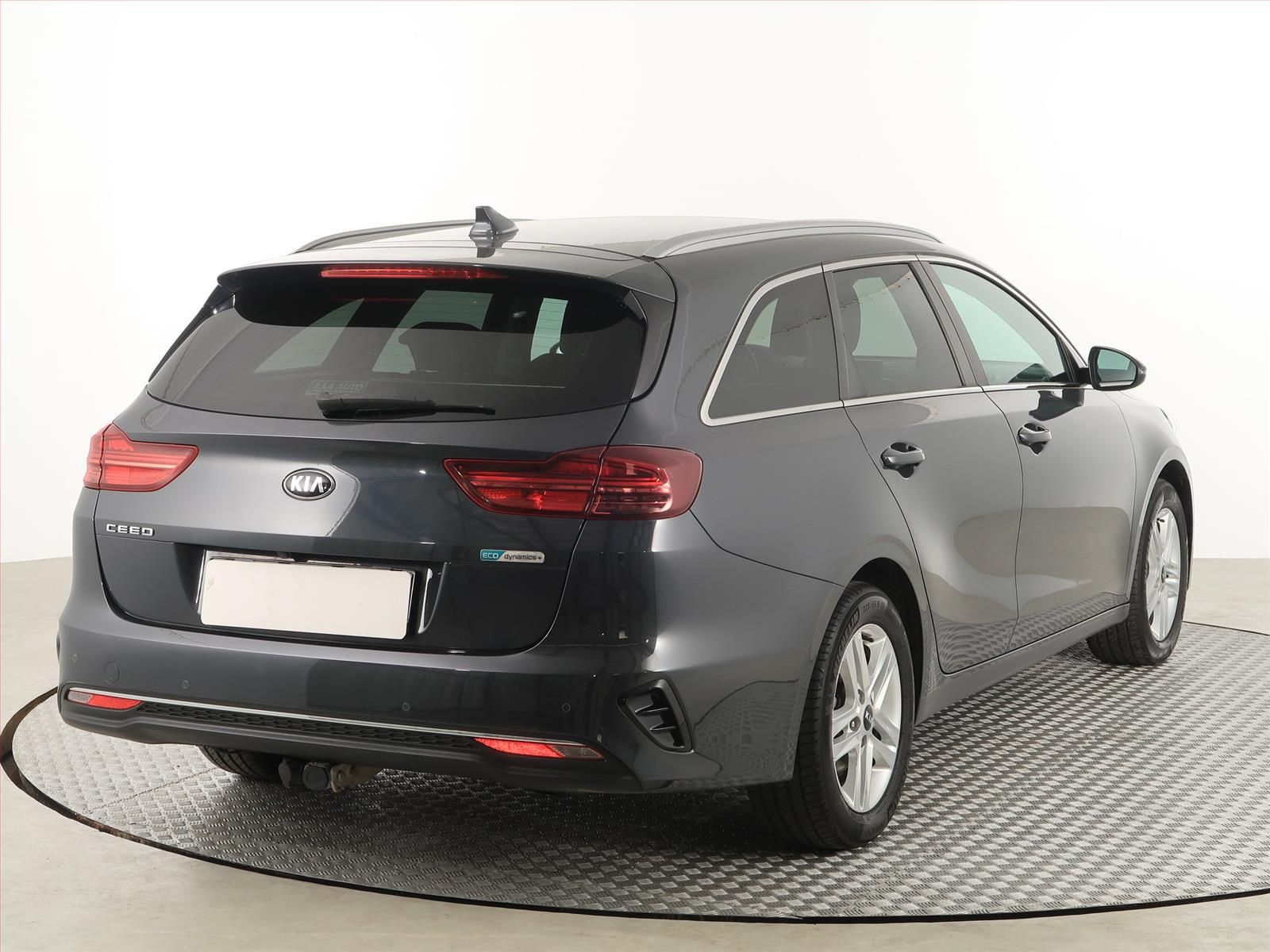 Kia Cee´d, 1.6 CRDi MHEV, Gold - fotka 5