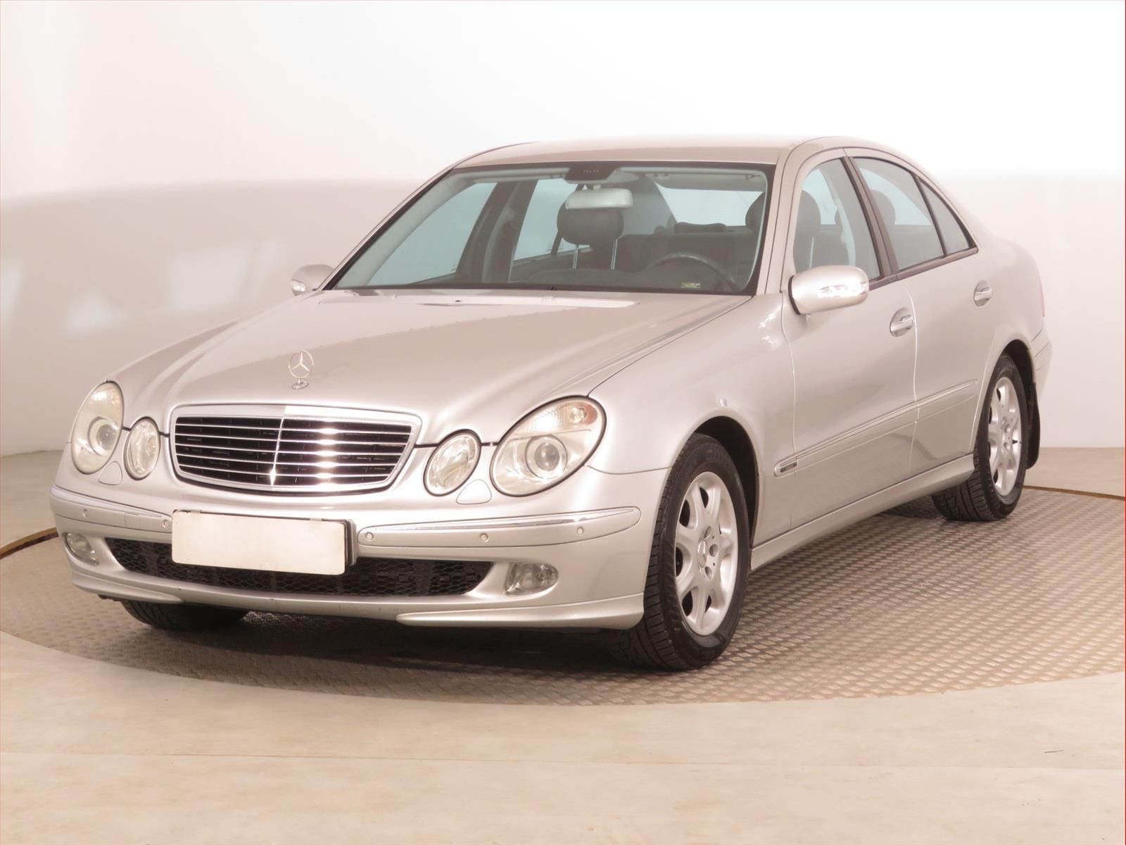 Mercedes-Benz Třídy E, 320 CDI, Automat, po STK - fotka 2